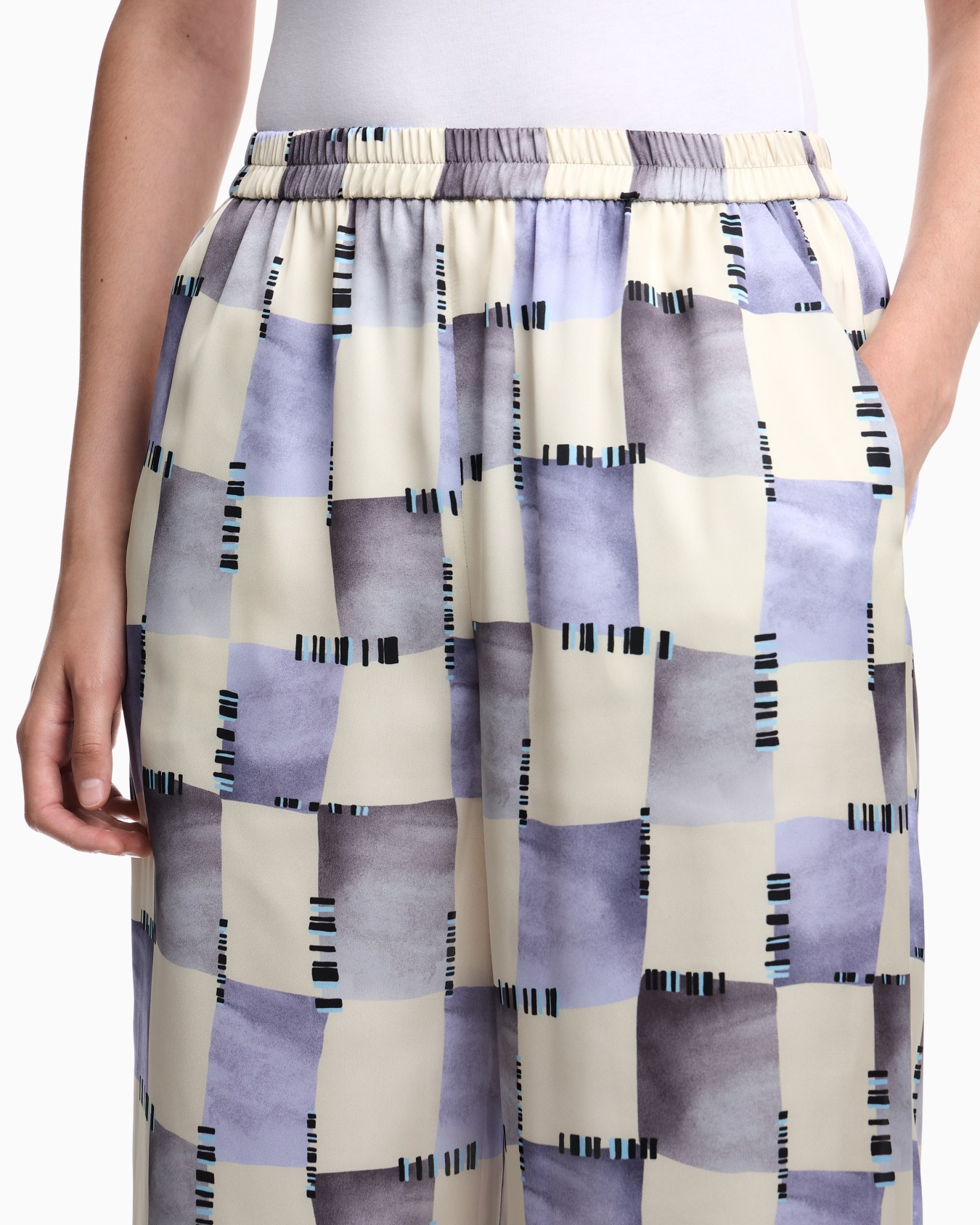 Satin trousers with check print Slide 4