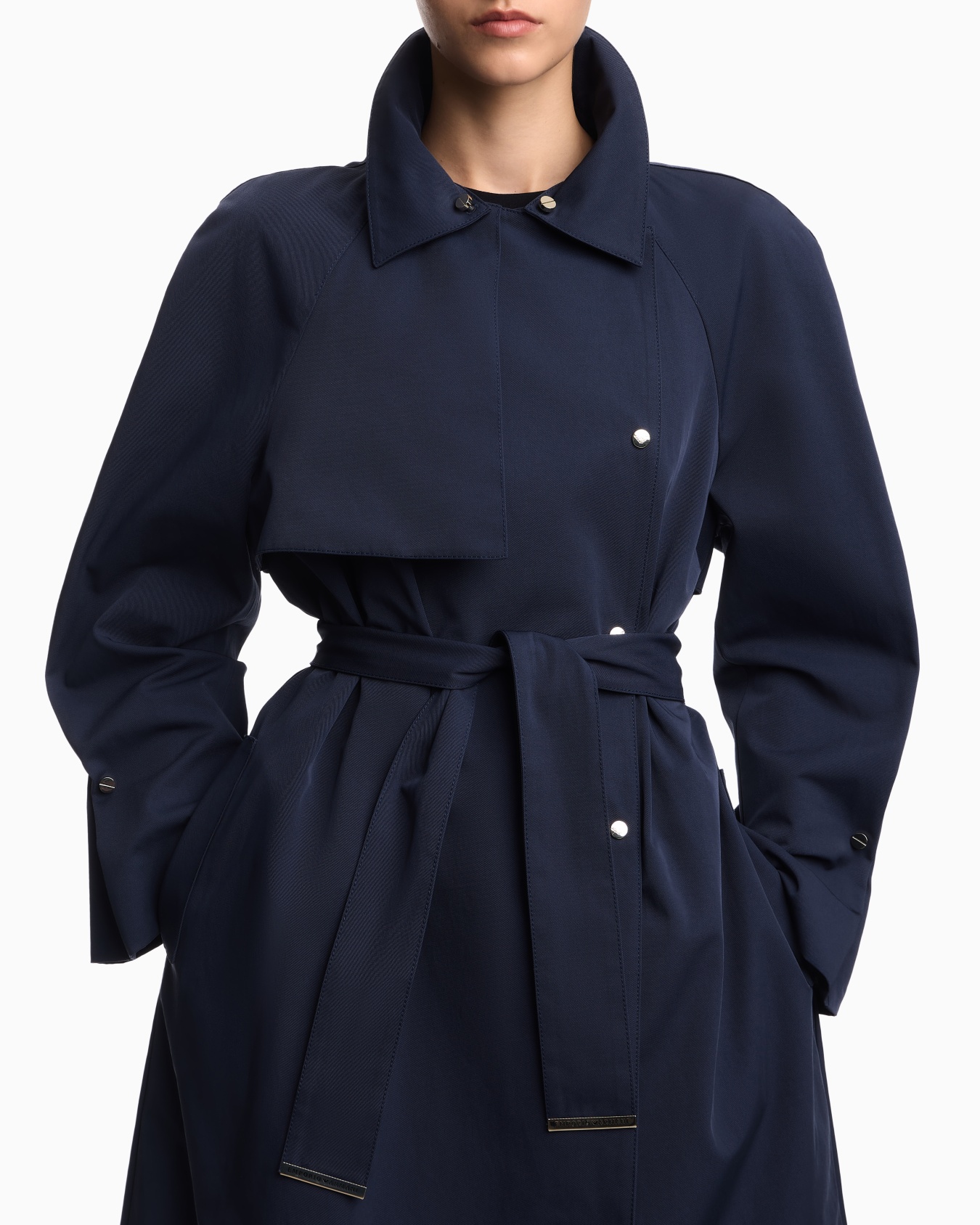 Trench coat in water-repellent technical cotton Slide 3