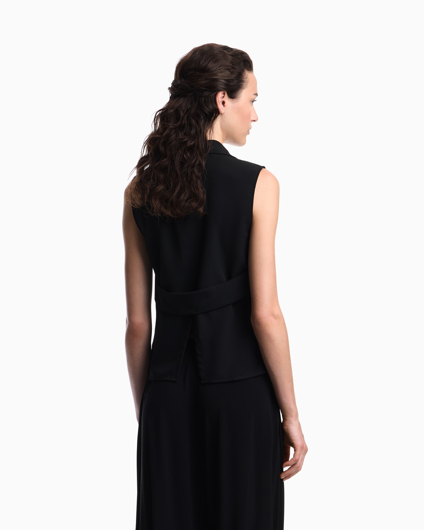 Weste aus fließendem Crêpe mit Revers Folie 3