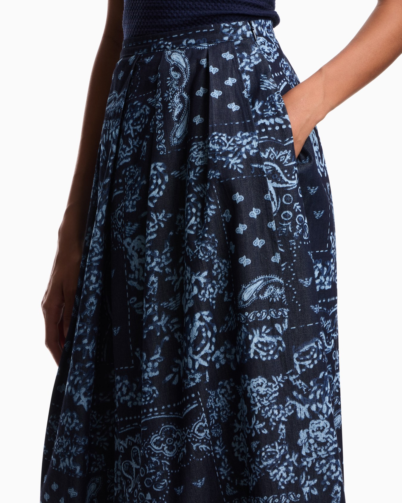 Bandana print chambray skirt Slide 4