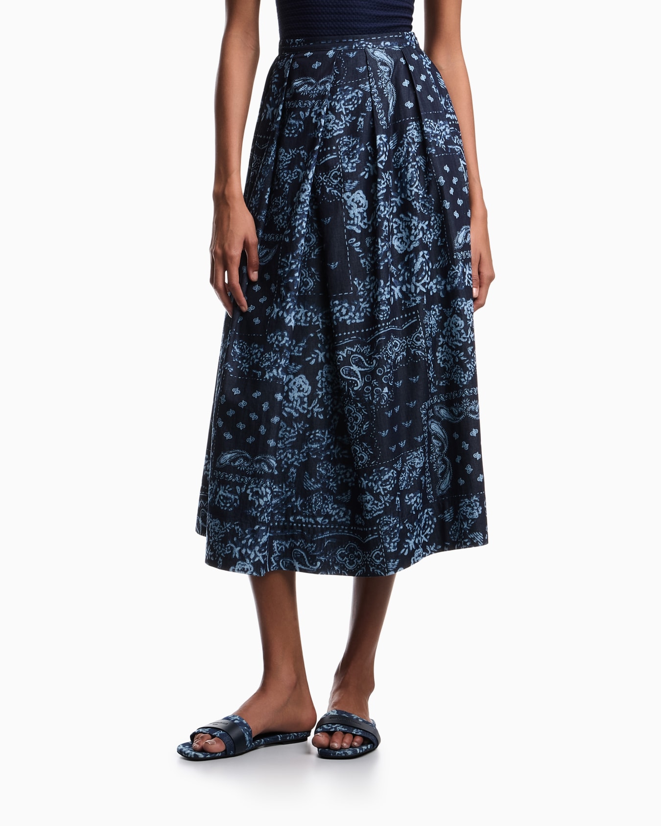 Bandana print chambray skirt Slide 2