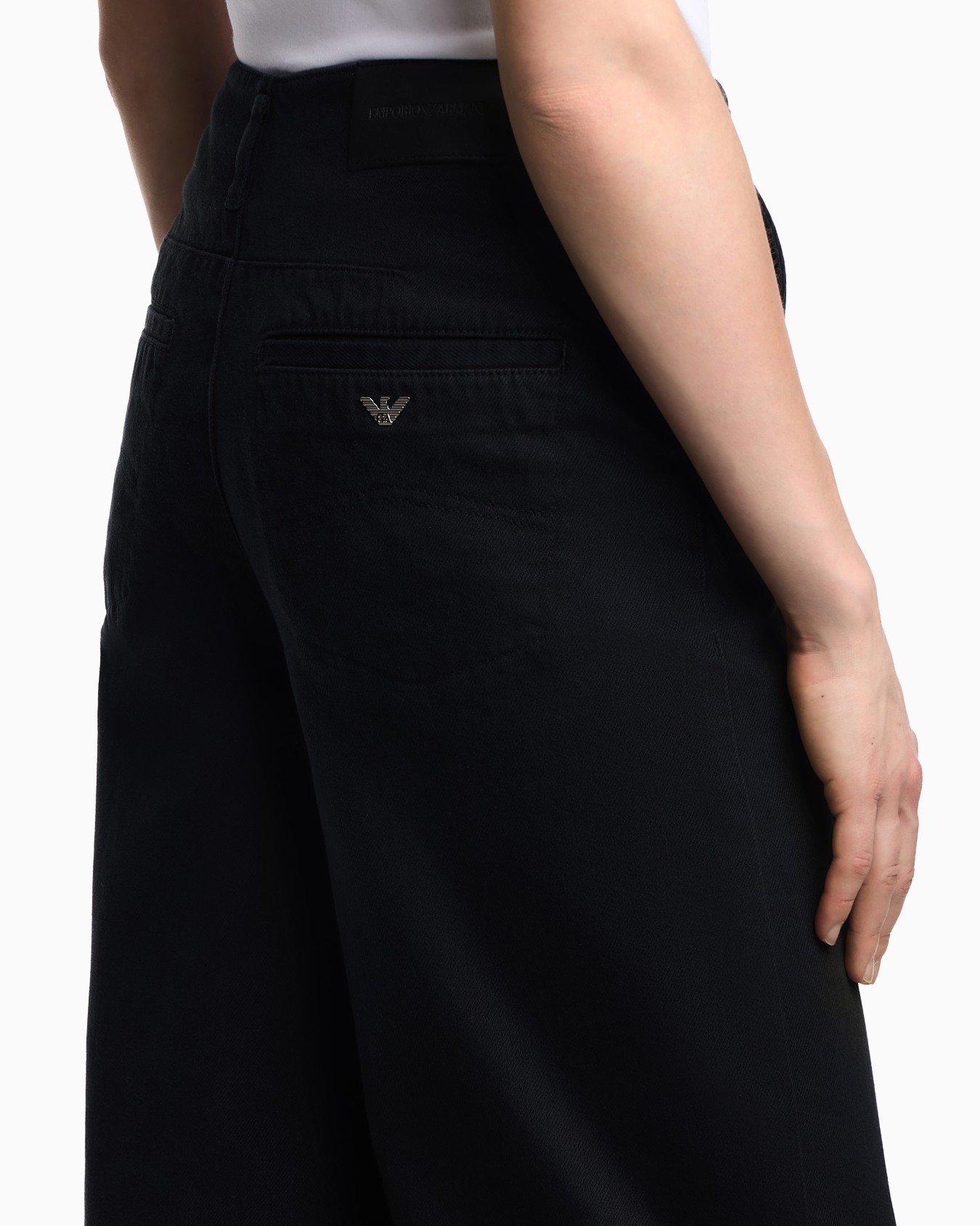 J2H relaxed-fit jeans in garment-dyed drill Slide 4