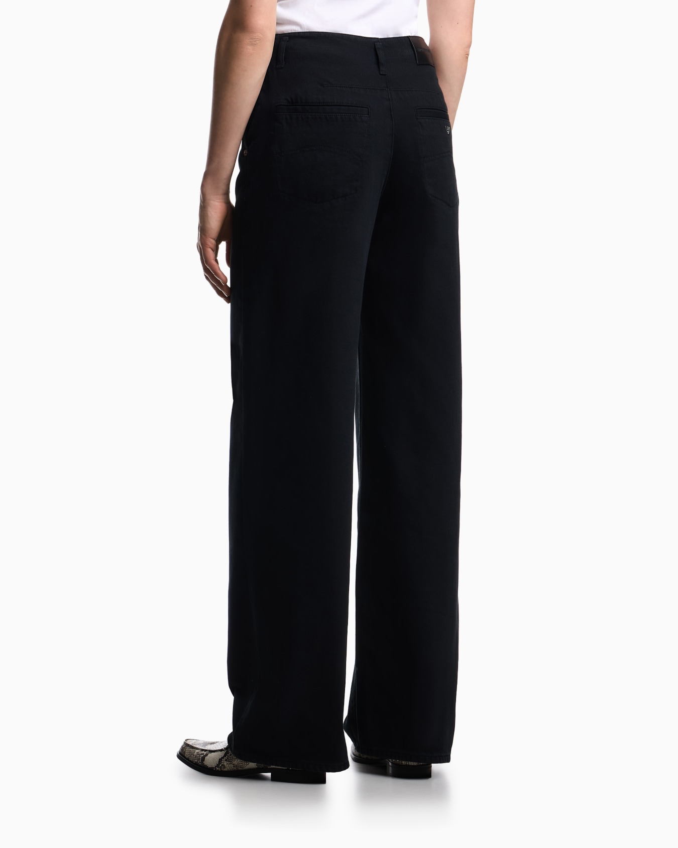 J2H relaxed-fit jeans in garment-dyed drill Slide 2