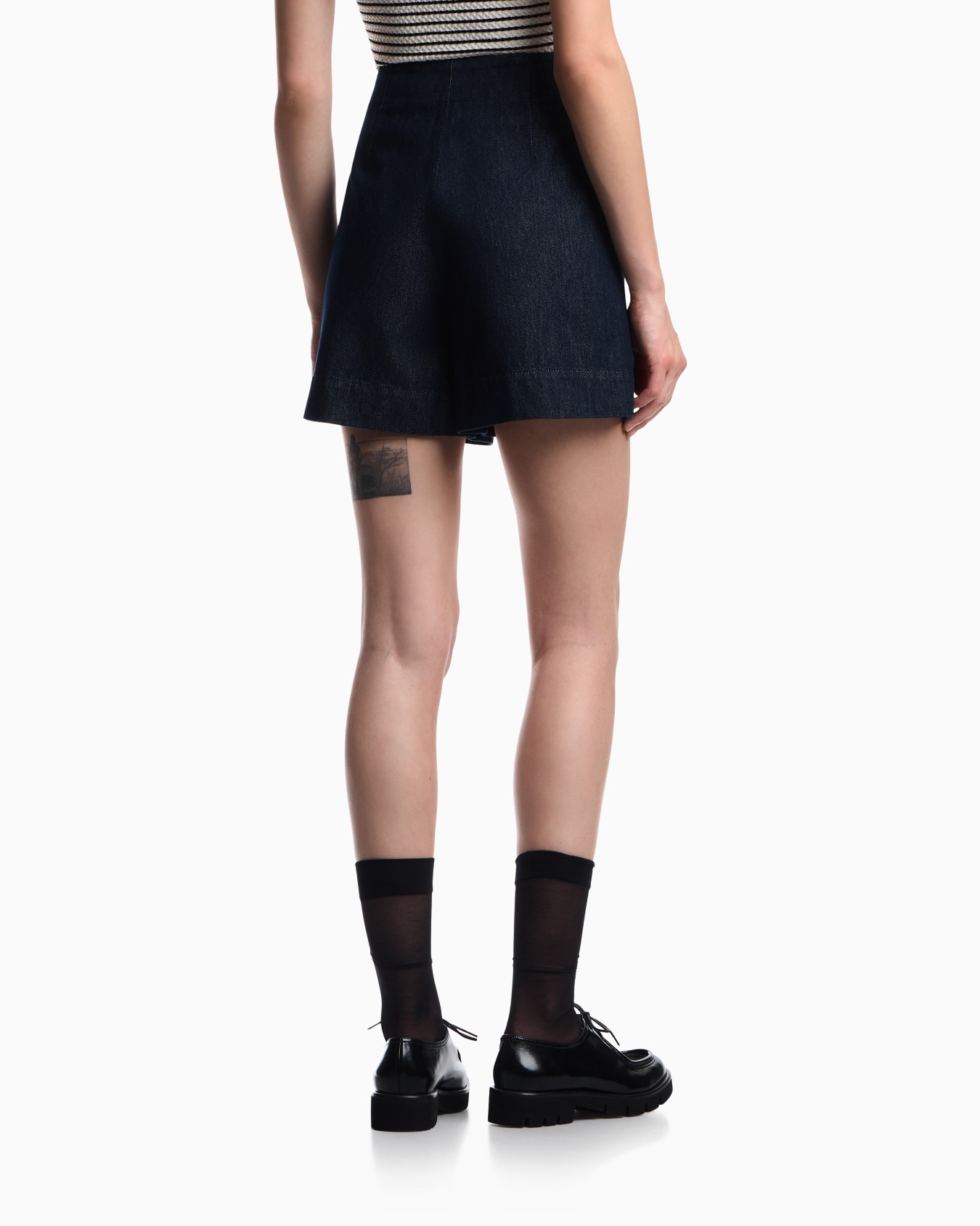 11 oz denim shorts with waistband detail Slide 3