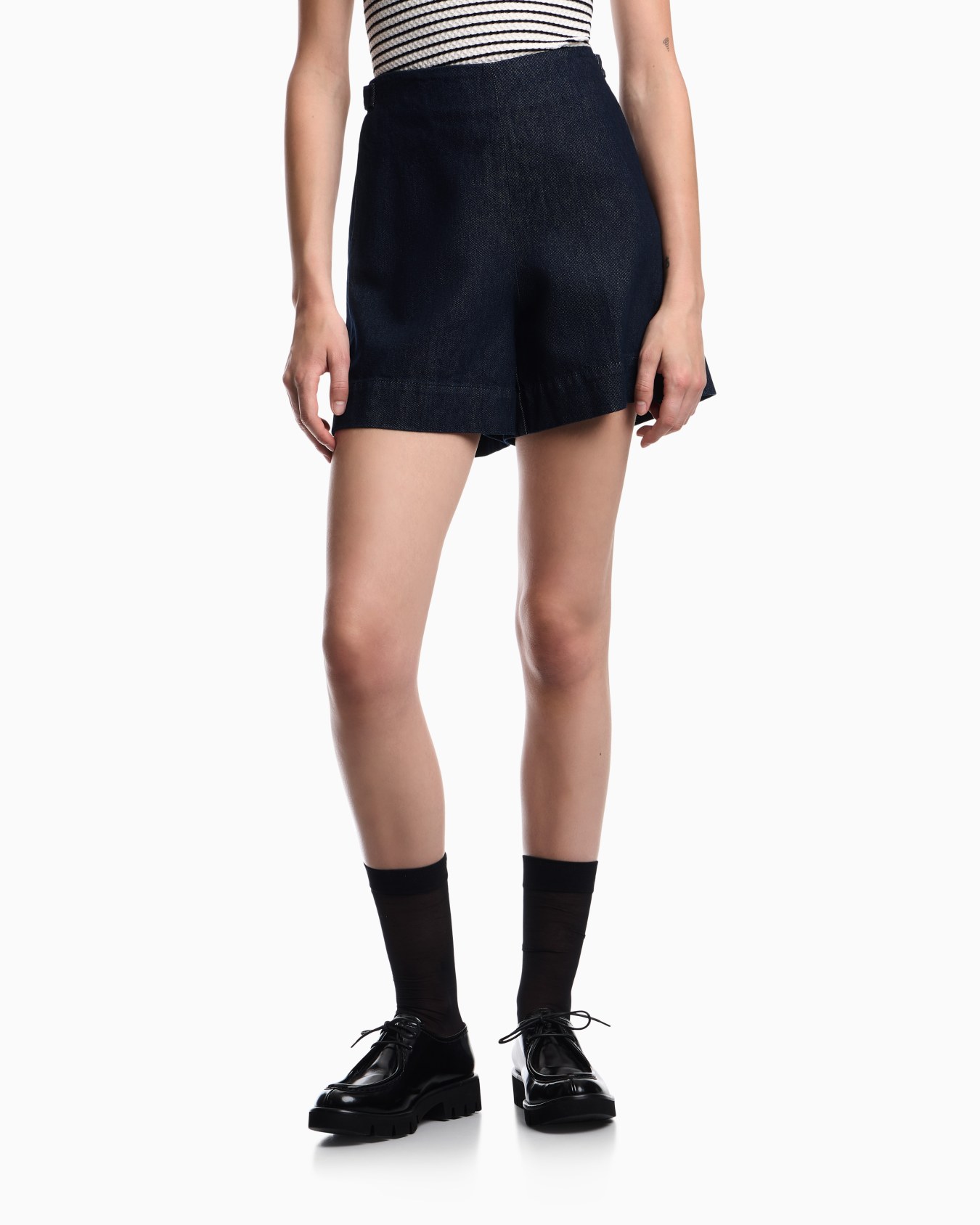 11 oz denim shorts with waistband detail Slide 2