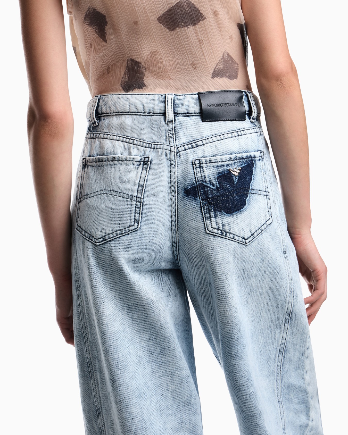 J3I relaxed-fit jeans in vintage look denim with eagle stencil Slide 4