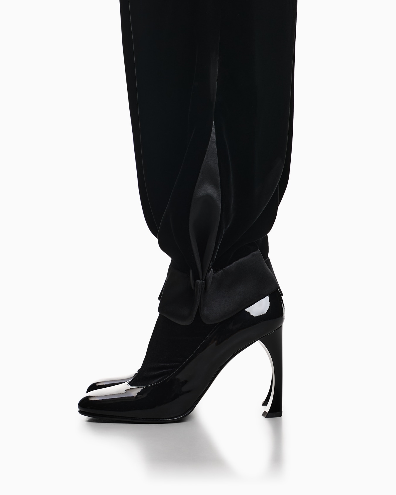 Pantalones con cintura elástica en terciopelo líquido Diapositiva 4