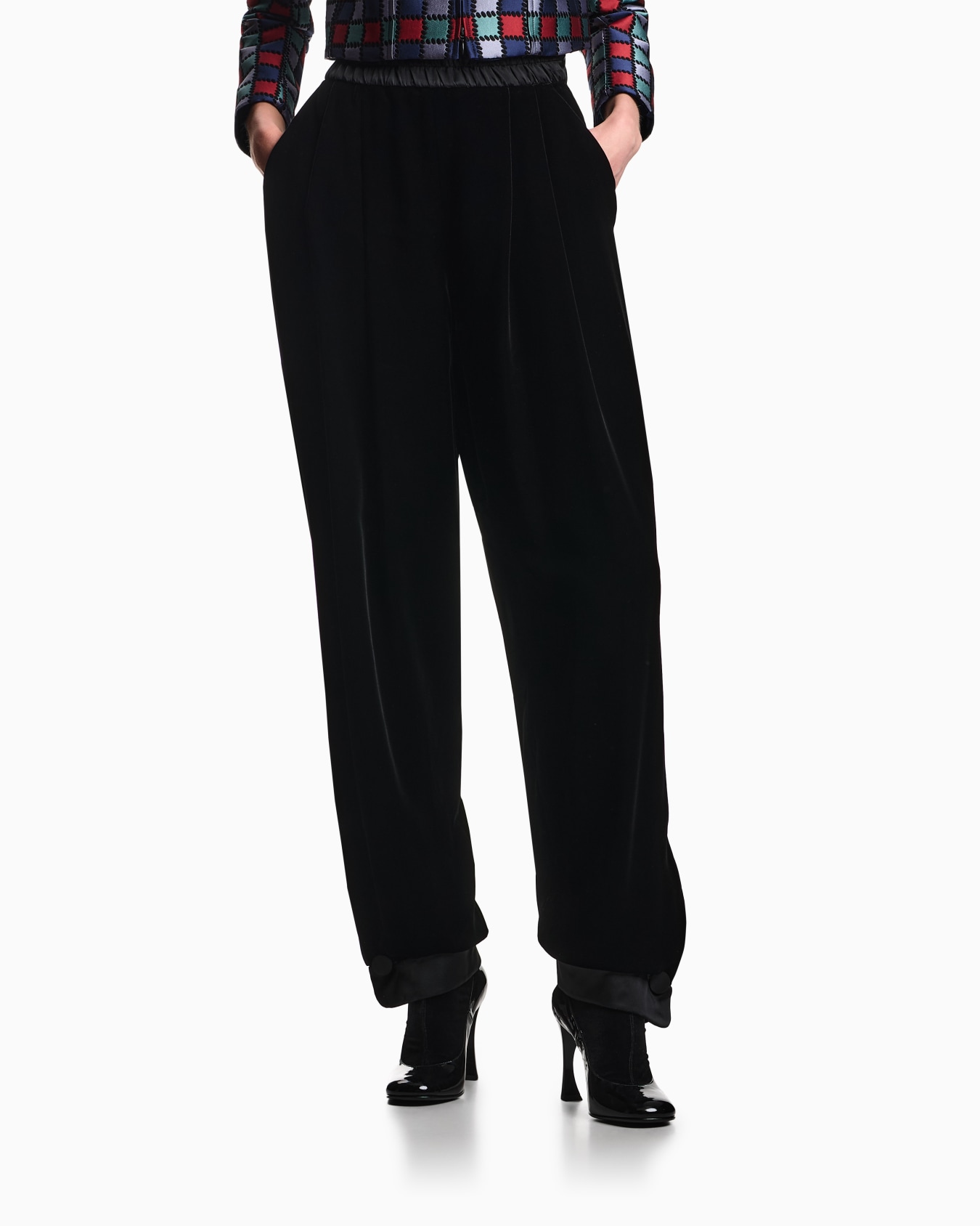 Pantalones con cintura elástica en terciopelo líquido Diapositiva 3