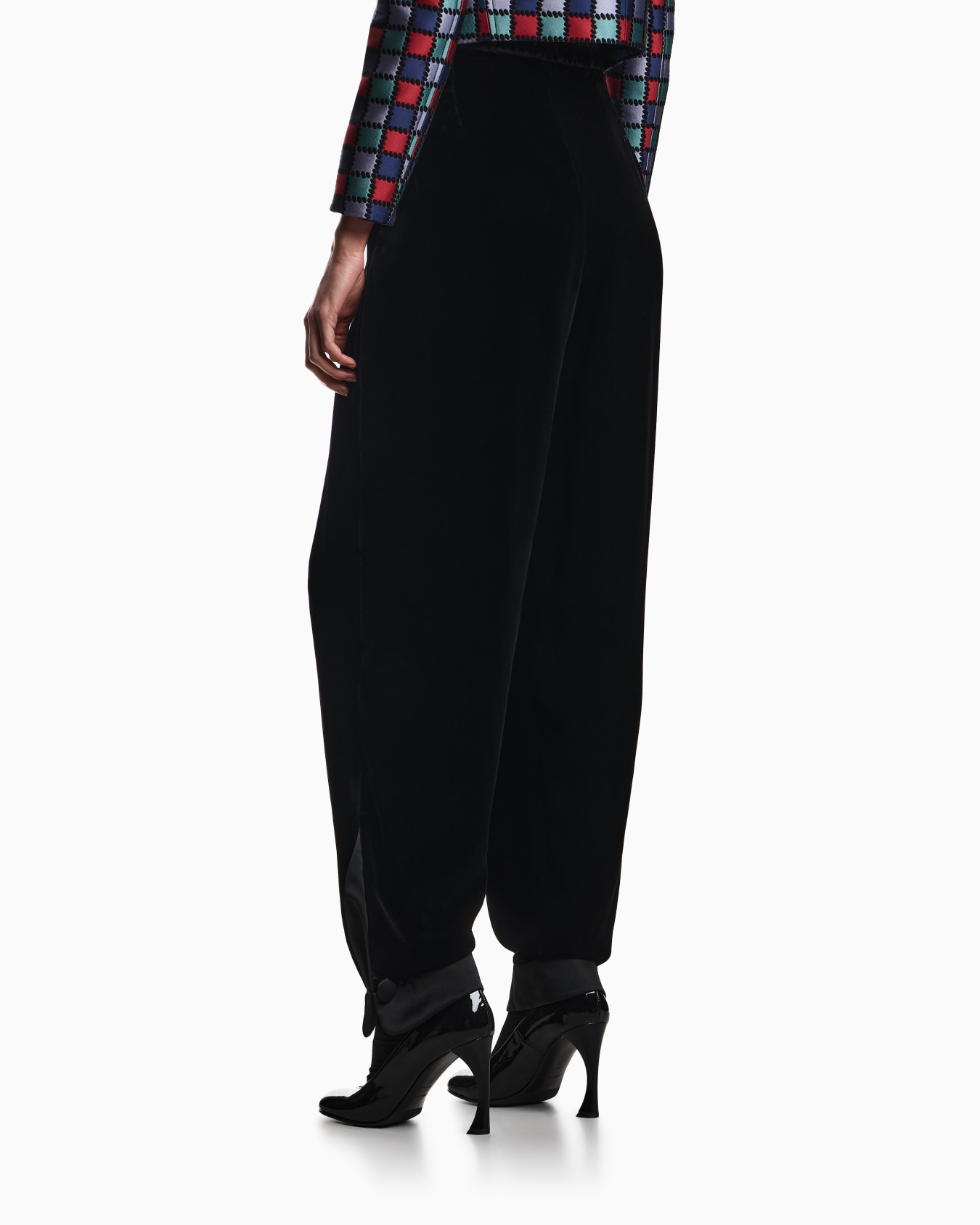 Pantalones con cintura elástica en terciopelo líquido Diapositiva 2