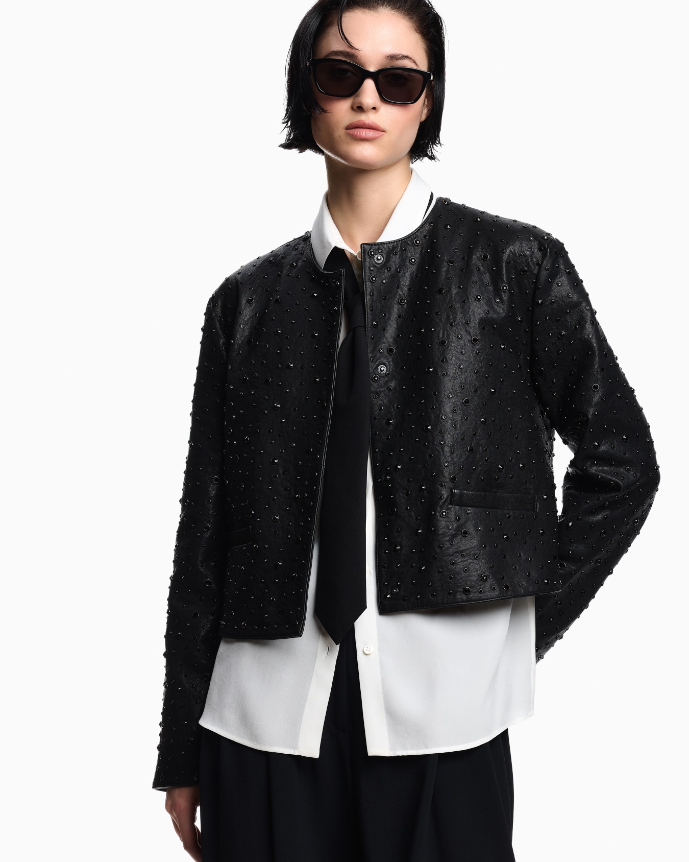 Giacca boxy in nappa di agnello vegetale con cristalli all over Slide 3