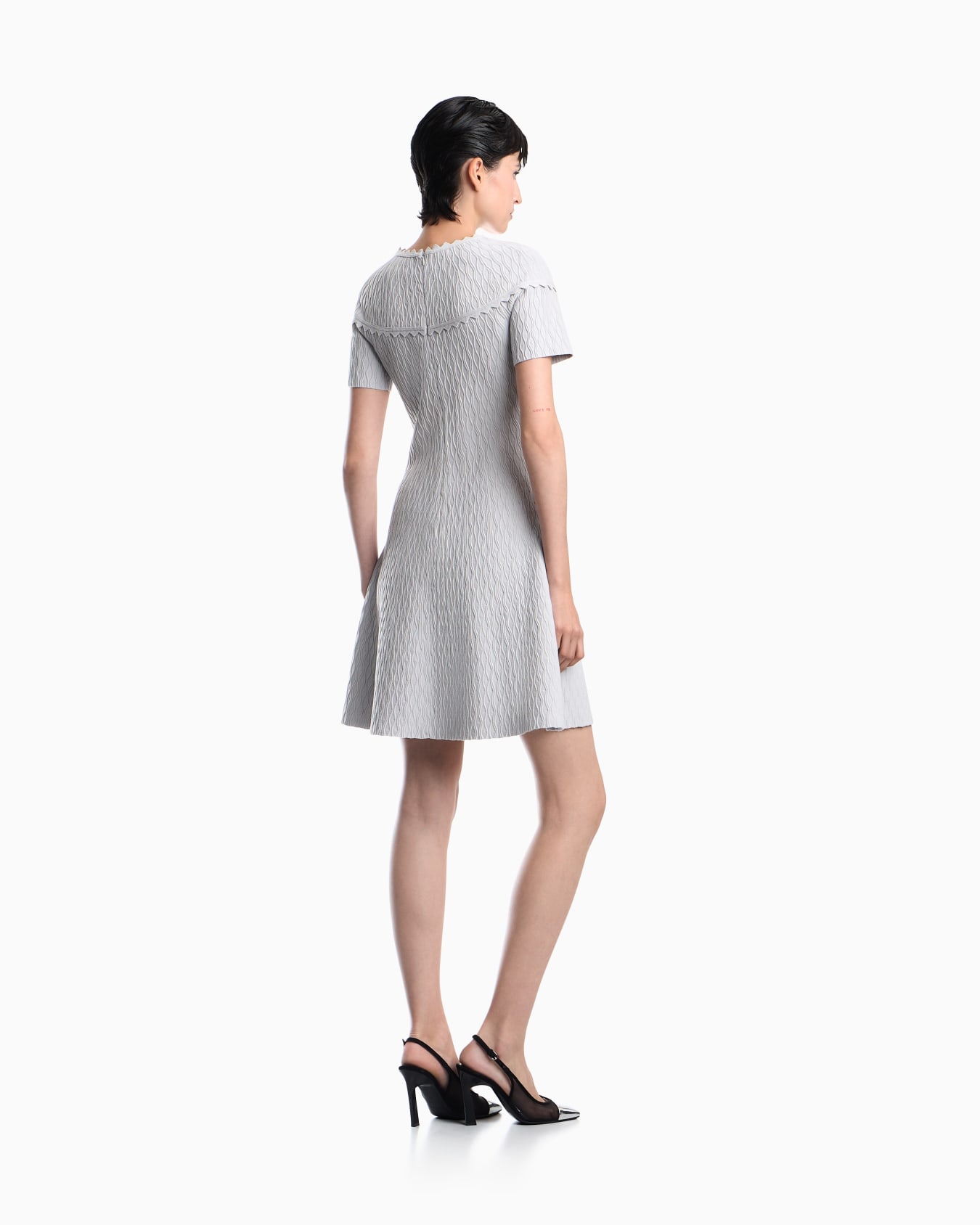 Viscose dress with kimono sleeves and scalloped edges Slide 4