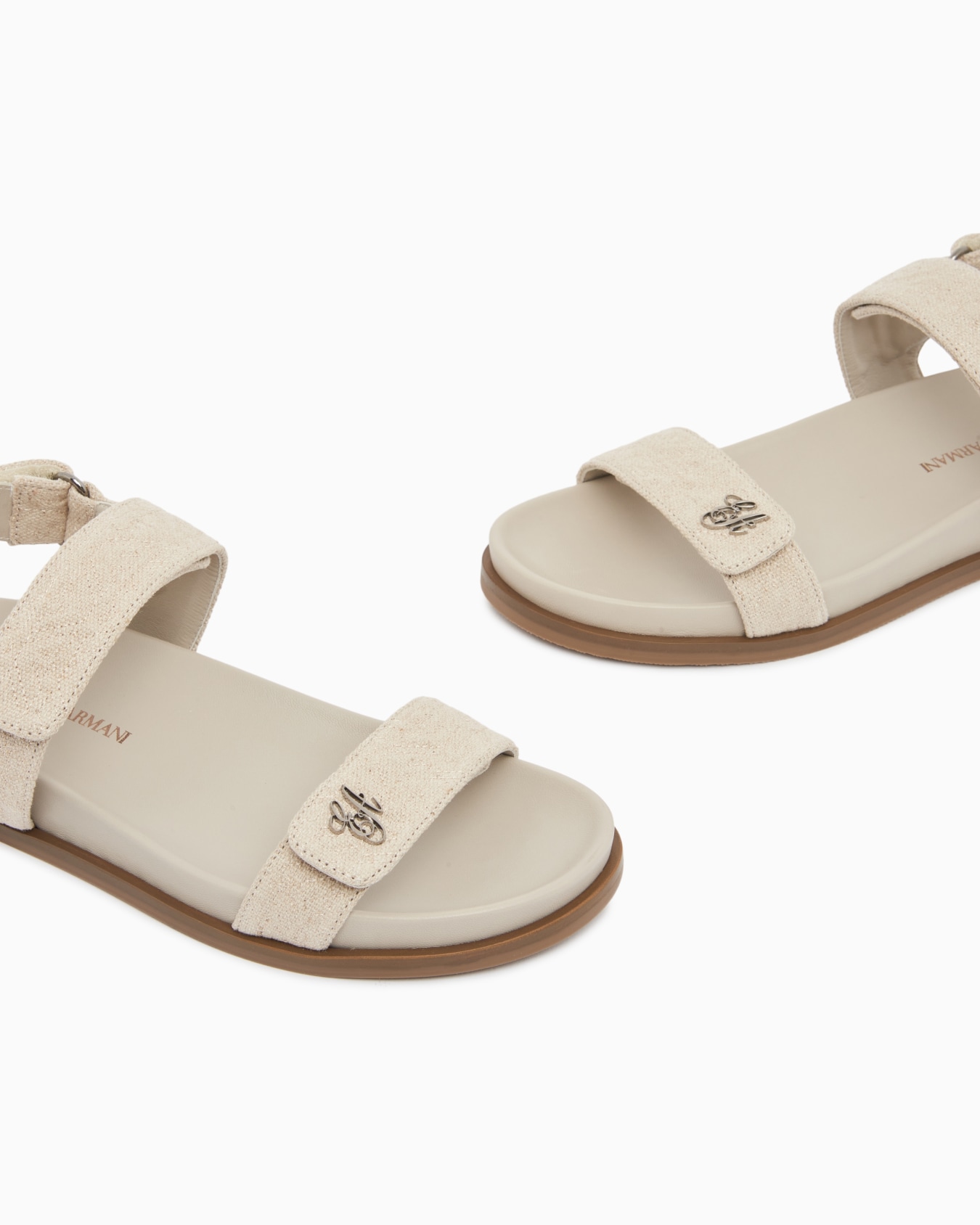 Embossed linen sandals Slide 4
