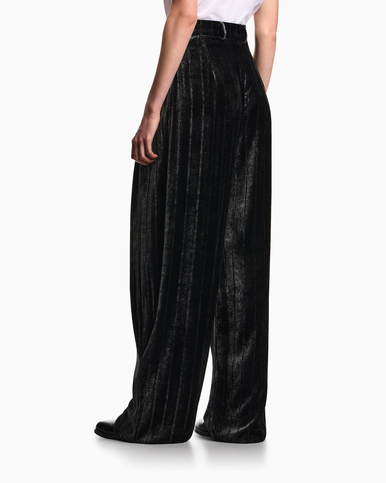 Velvet trousers with pleats with a devoré pinstriped motif Slide 2