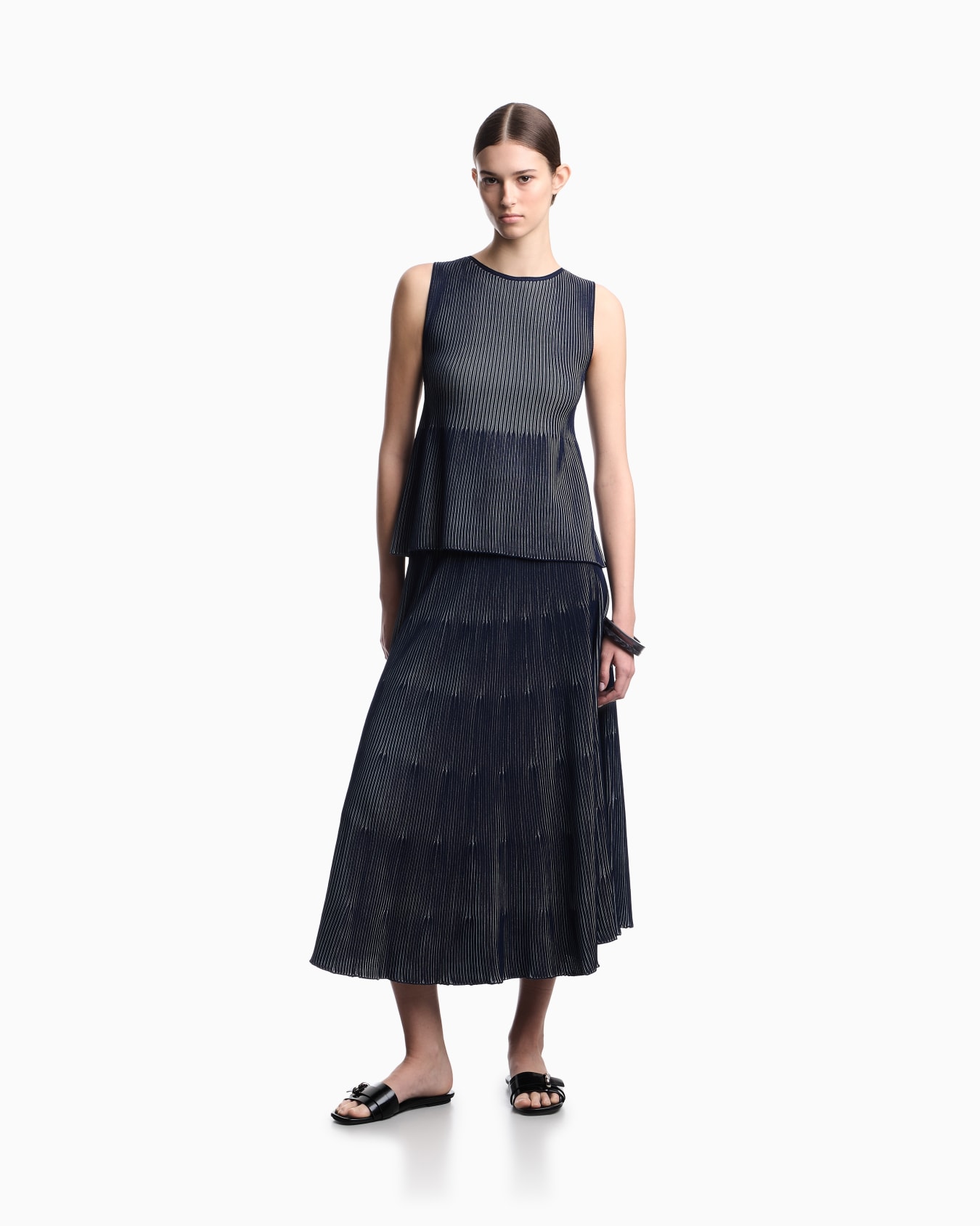 Interrib effect knit top スライドする 1