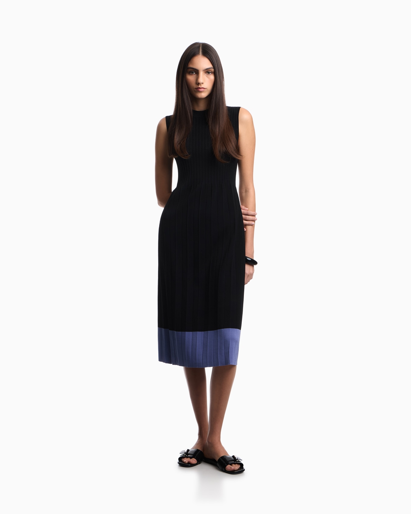 Pleated dress small game of verse Folie 1