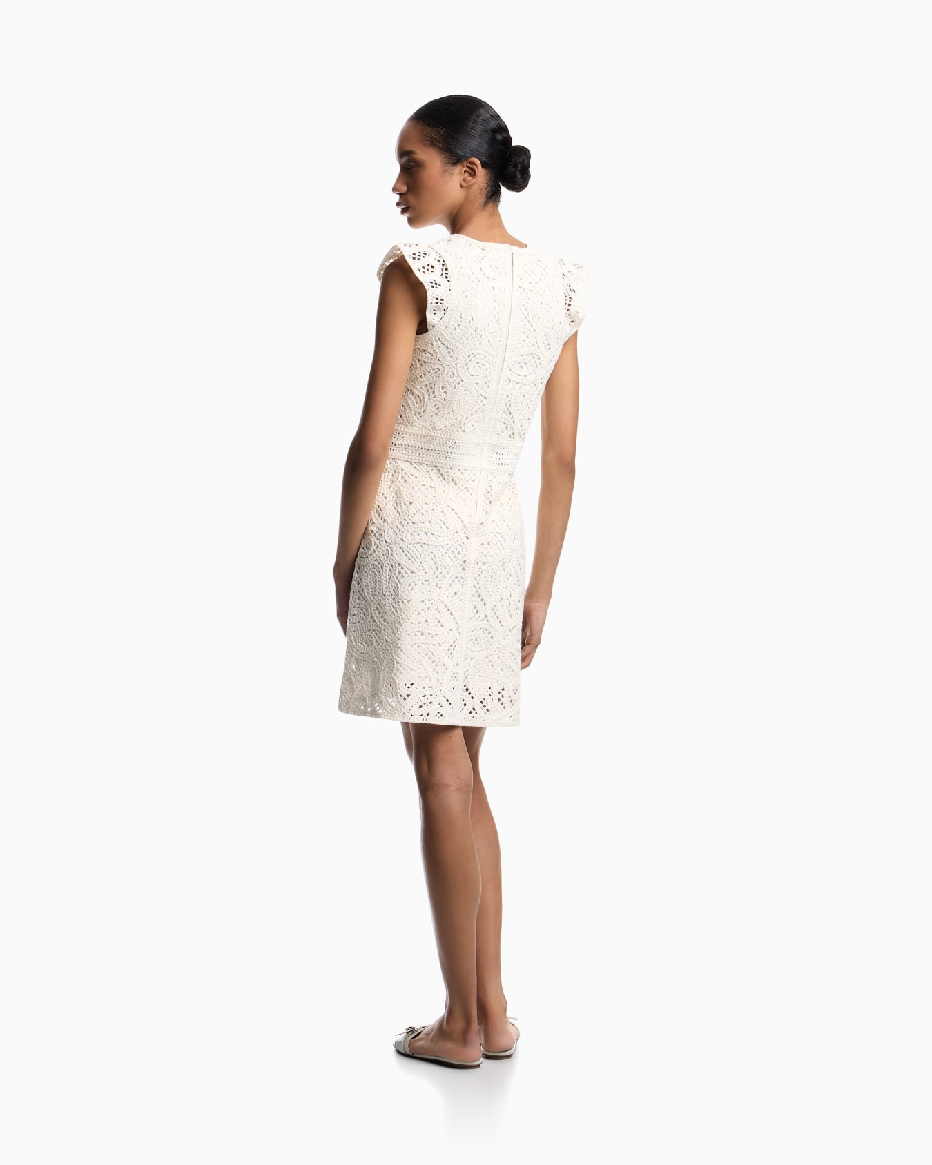 Dress in macramé-effect Cornely embroidered fabric Slide 2