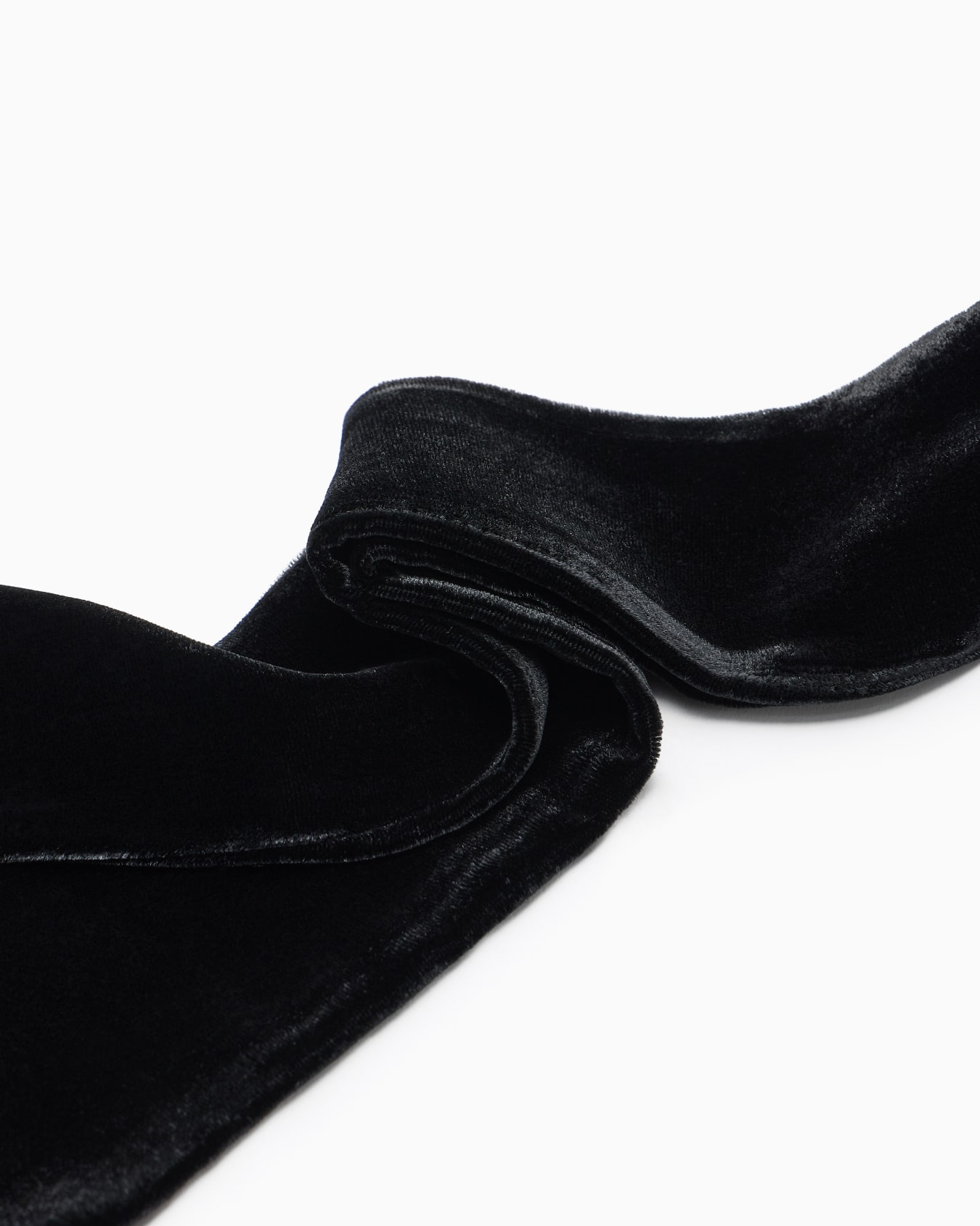 Velvet bow tie Slide 1