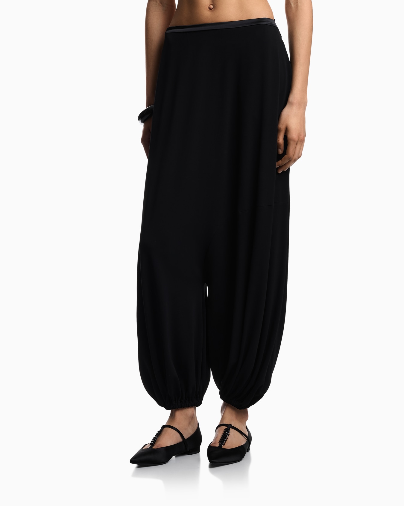 Jodhpurs in stretch viscose with a crêpe feel Slide 2