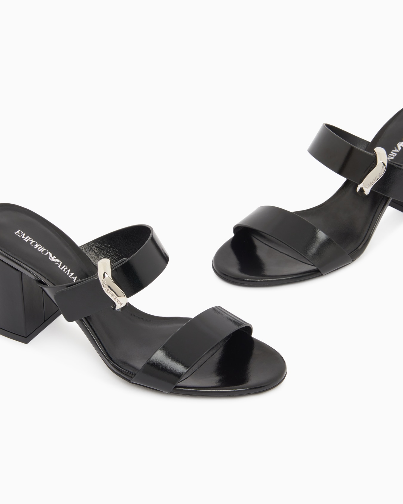 Shiny polished leather sandals with heel Slide 4
