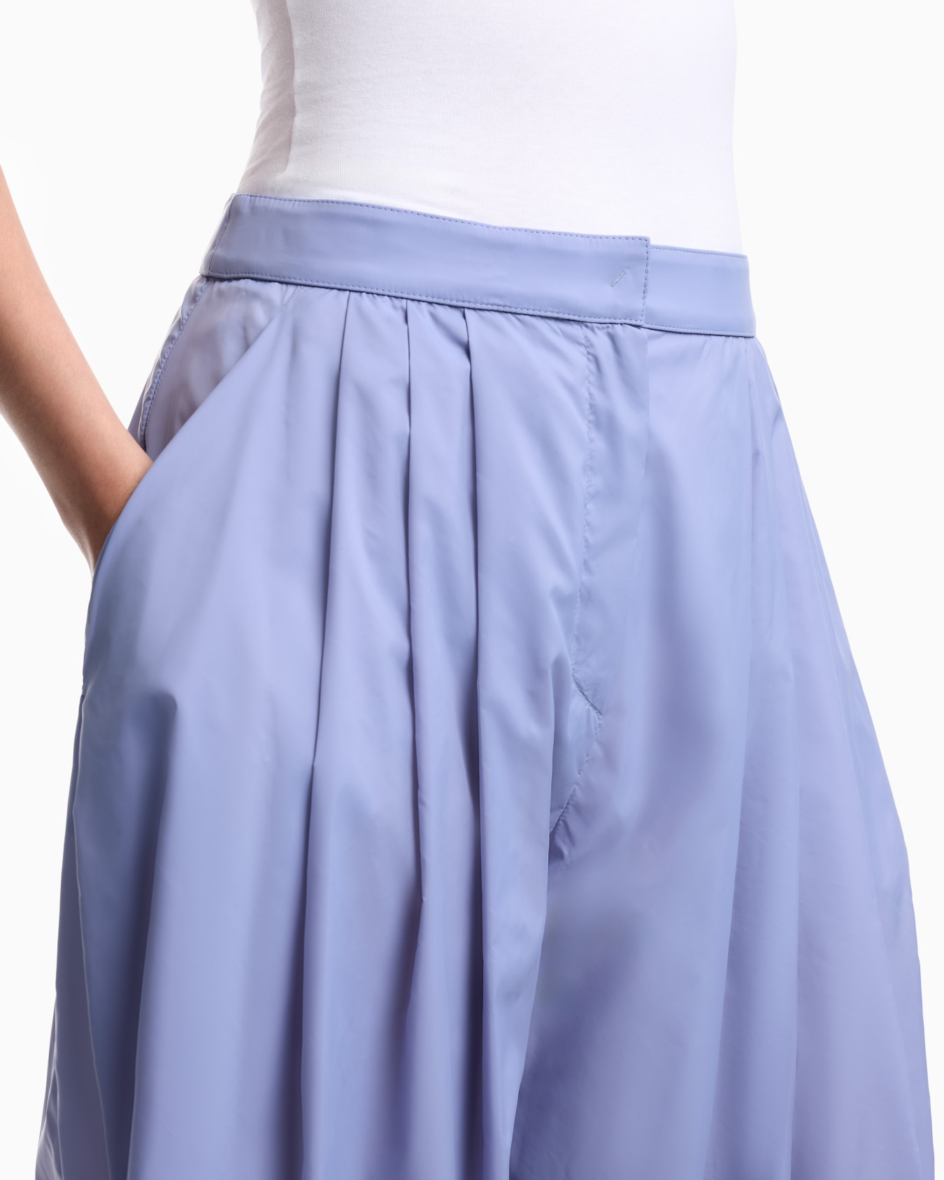 Lightweight nylon wide-leg trousers Slide 6