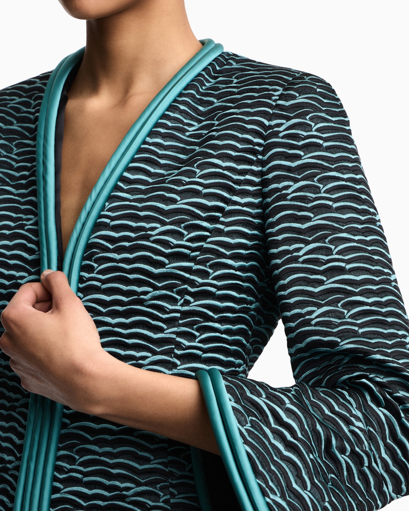 Flared-sleeved jacket in wavy waffle jacquard Slide 4