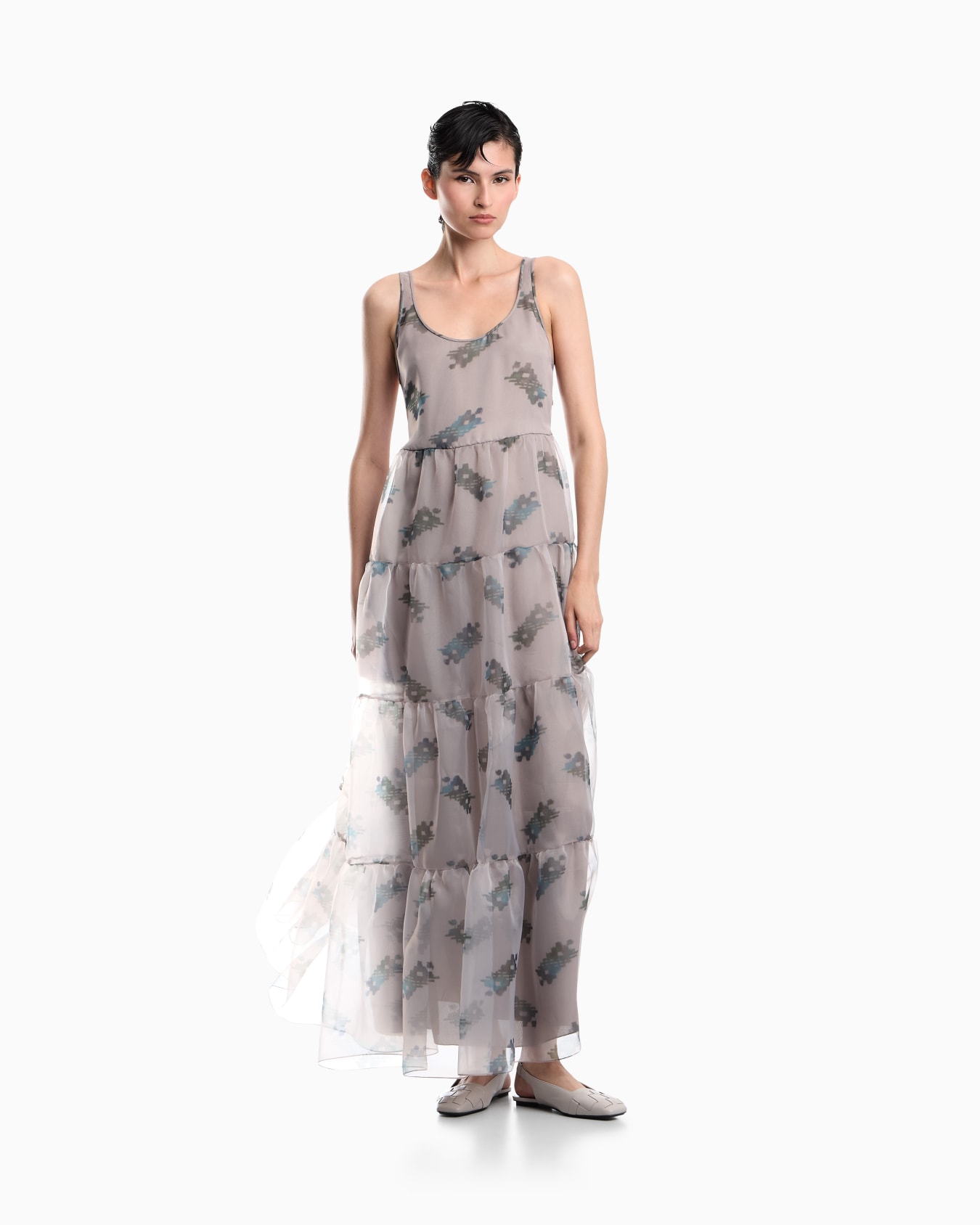 Long flounced dress in technical organza with carpet print Slide 1