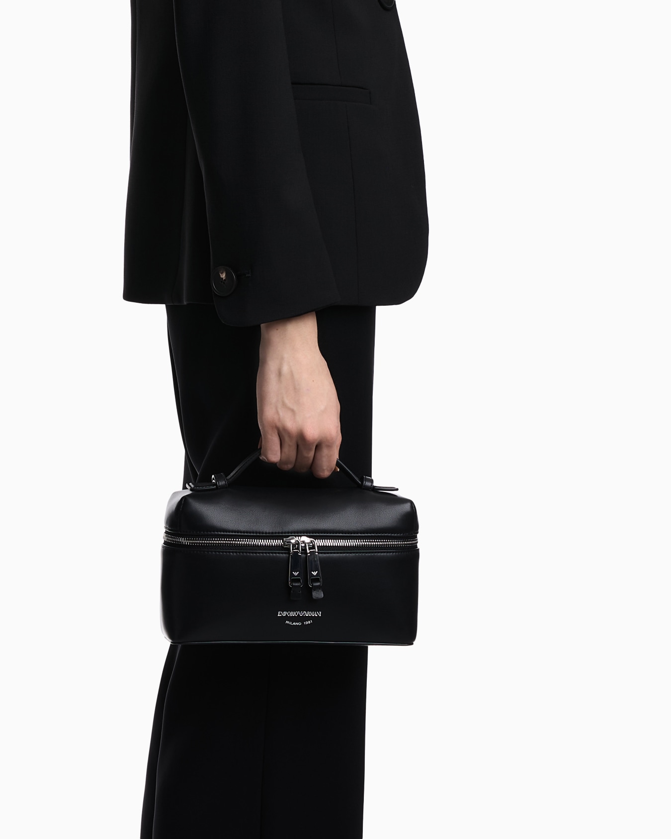 Nappa leather vanity case with shoulder strap Slide 6