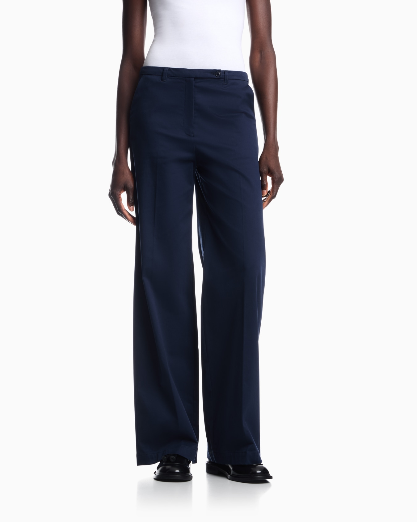 Flat-front wide-leg trousers in brushed stretch cotton Slide 3