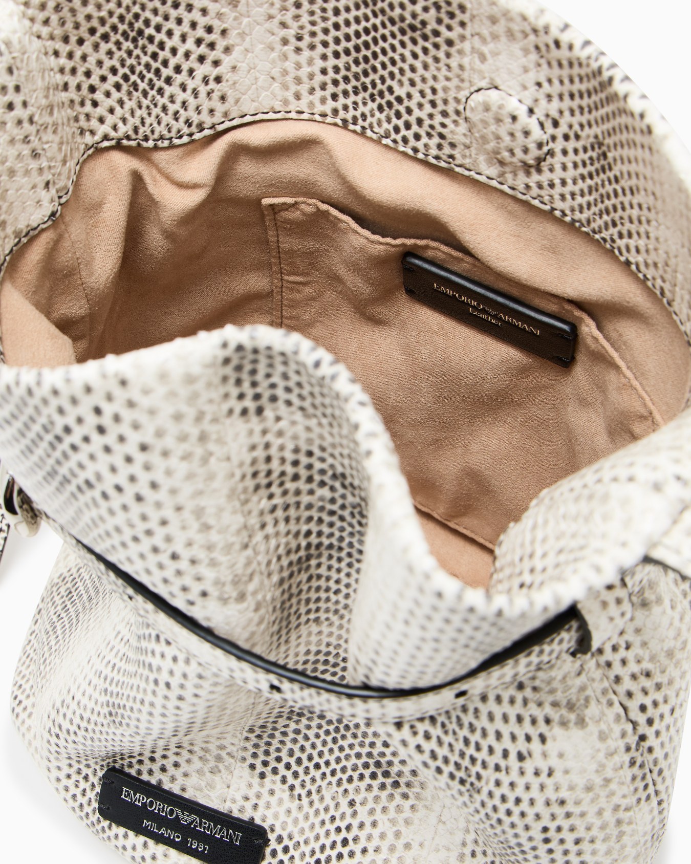 Python-print leather bucket bag Slide 3