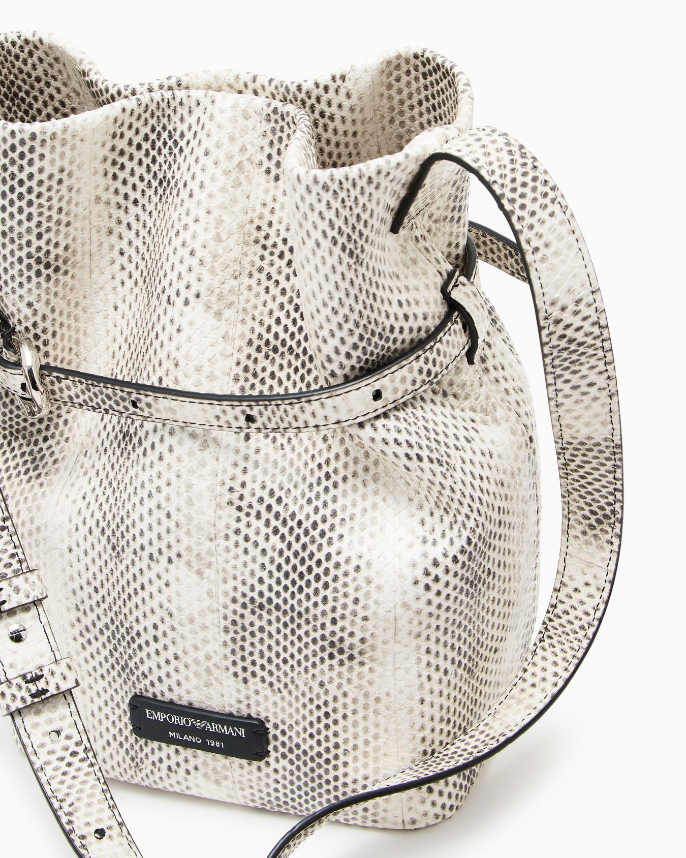 Python-print leather bucket bag Slide 4
