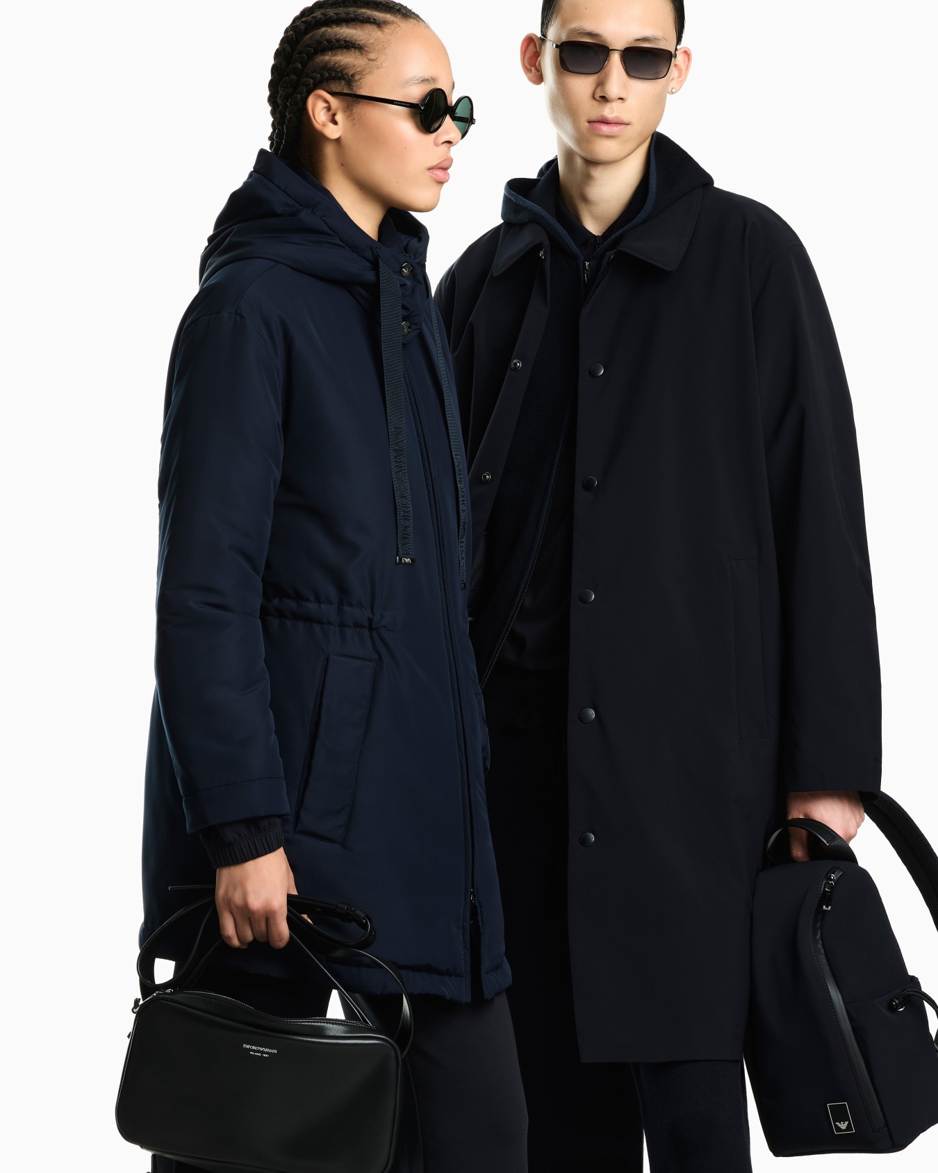 Lightweight nylon parka Travel Essential Slide 2