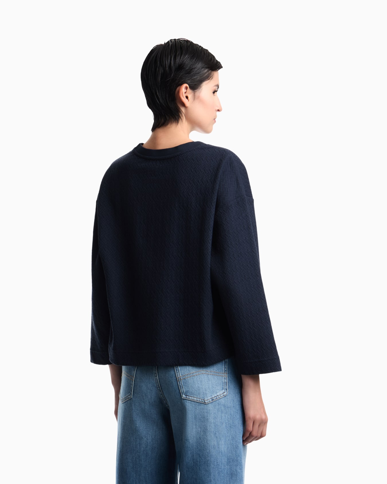 Crew neck cotton jacquard jumper with a chevron pattern Slide 3