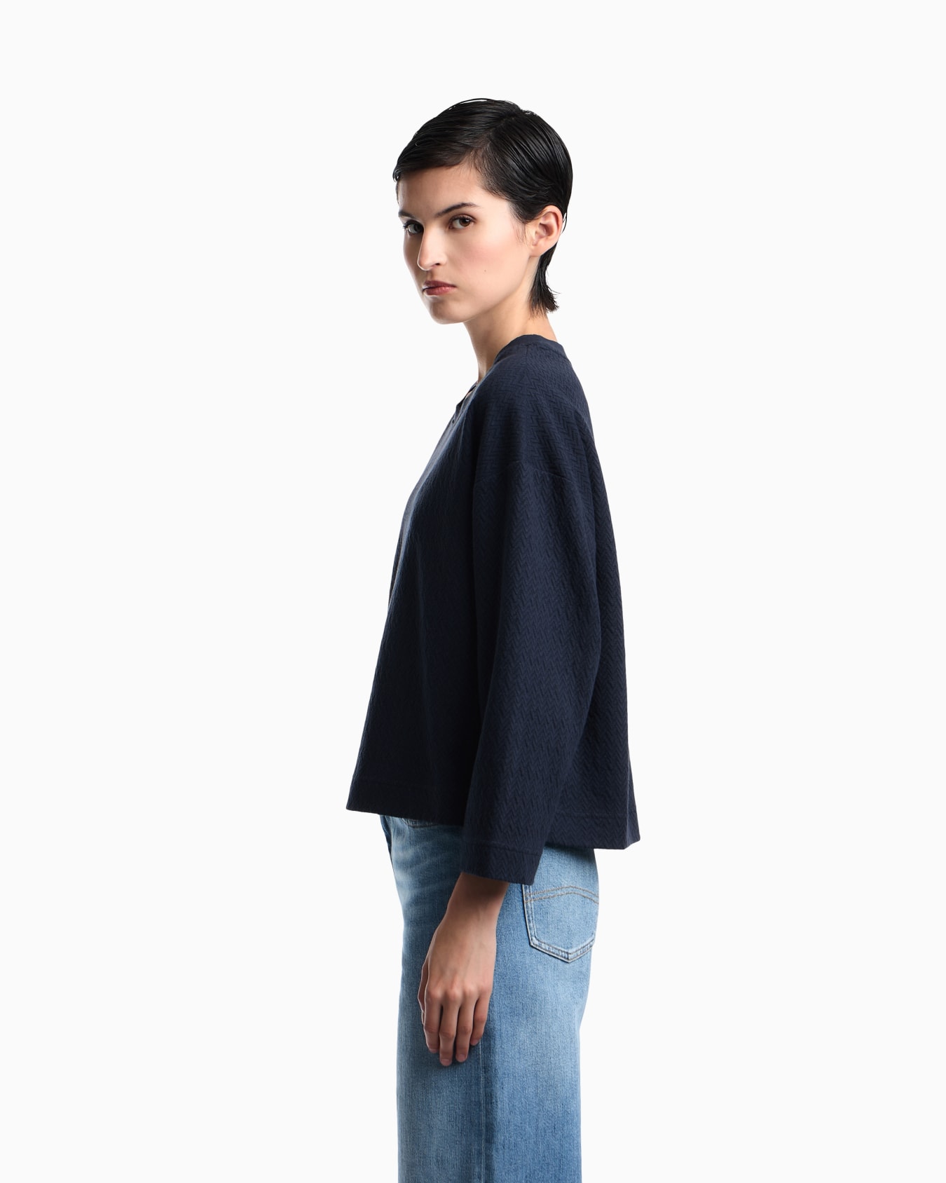 Crew neck cotton jacquard jumper with a chevron pattern Slide 5