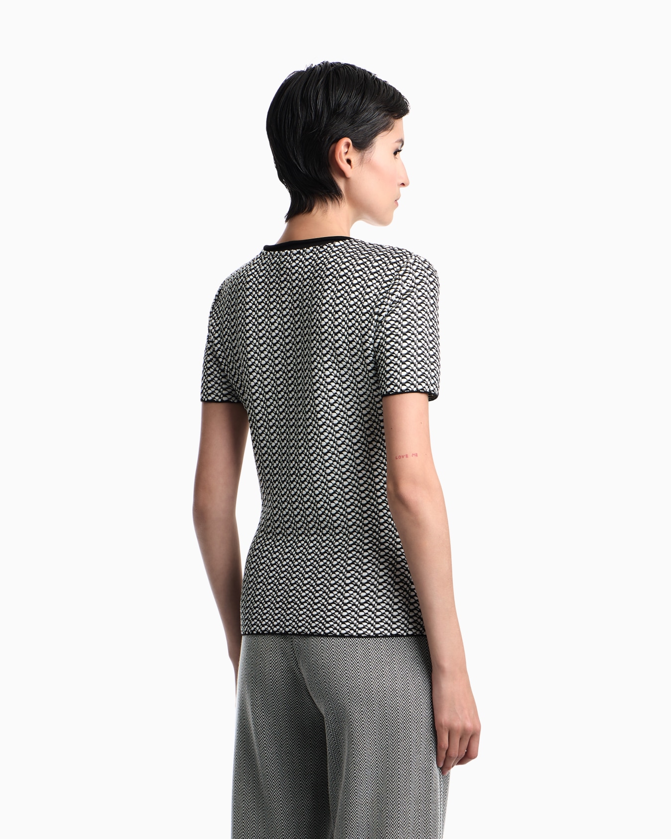 Short-sleeve jumper in geometric jacquard jersey Slide 5