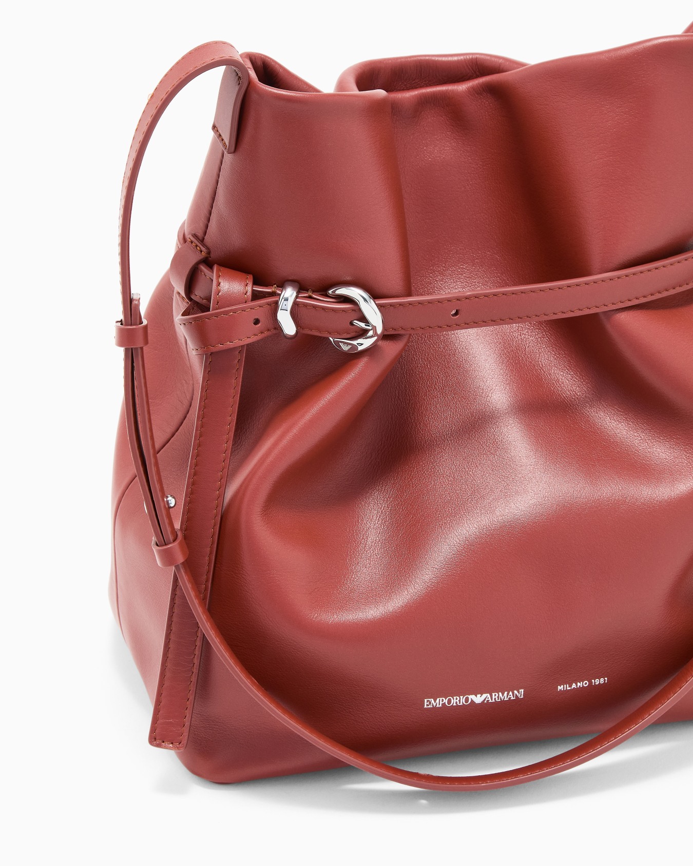 Smooth leather bucket bag Slide 4