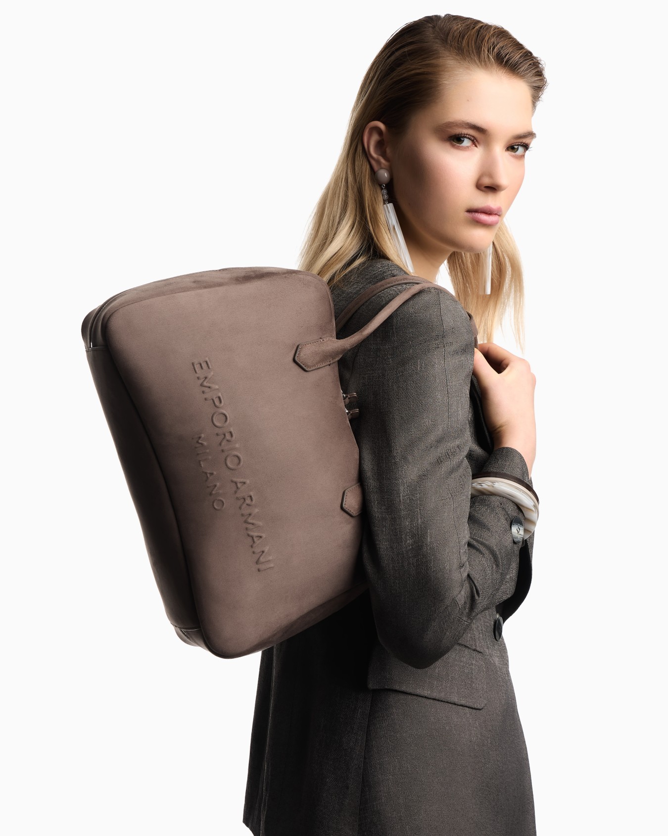 Eagle Club capsule collection suede-effect shoulder bag Slide 6