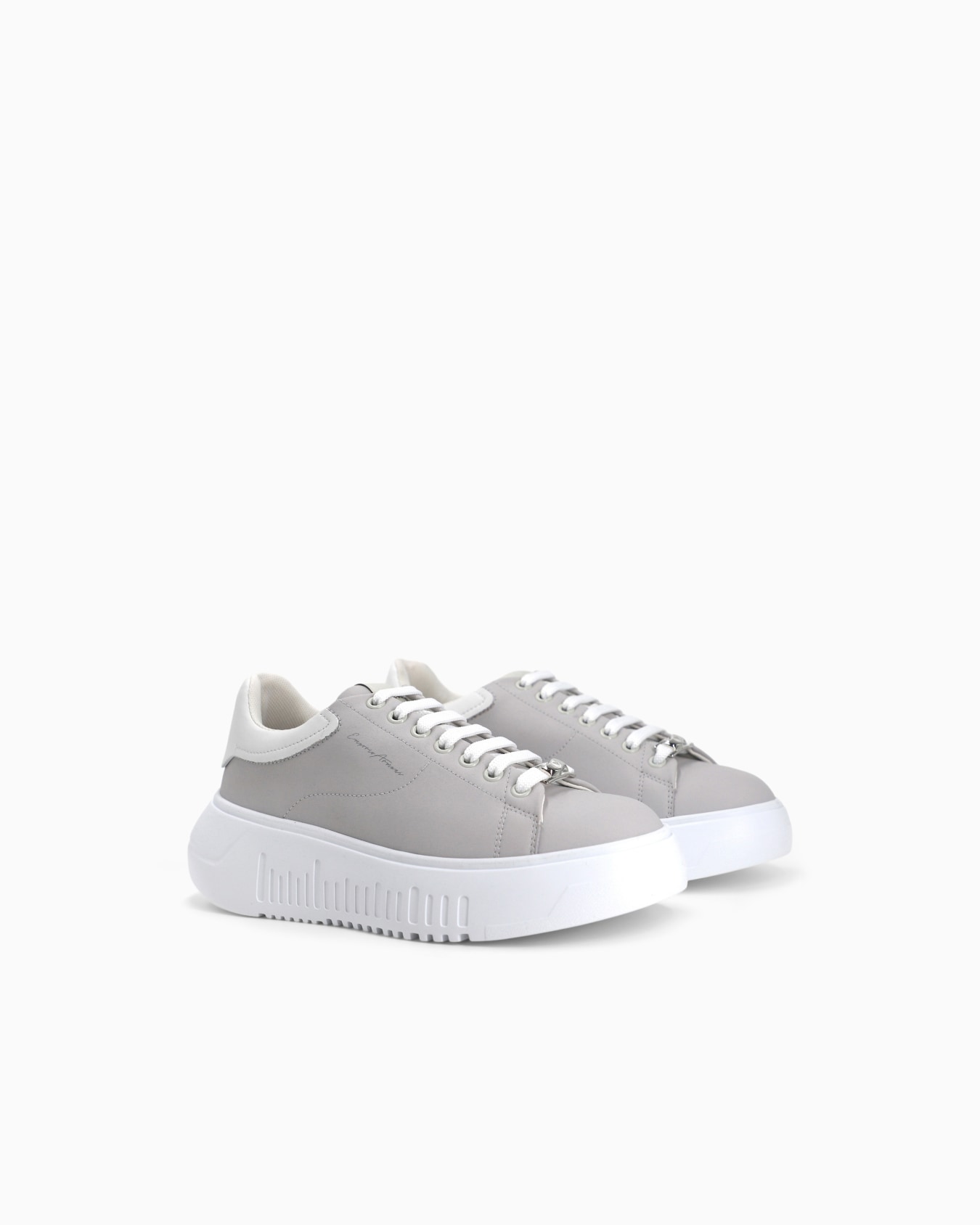 Sneaker Icon aus Glattleder mit einer profilierten Sohle Folie 1