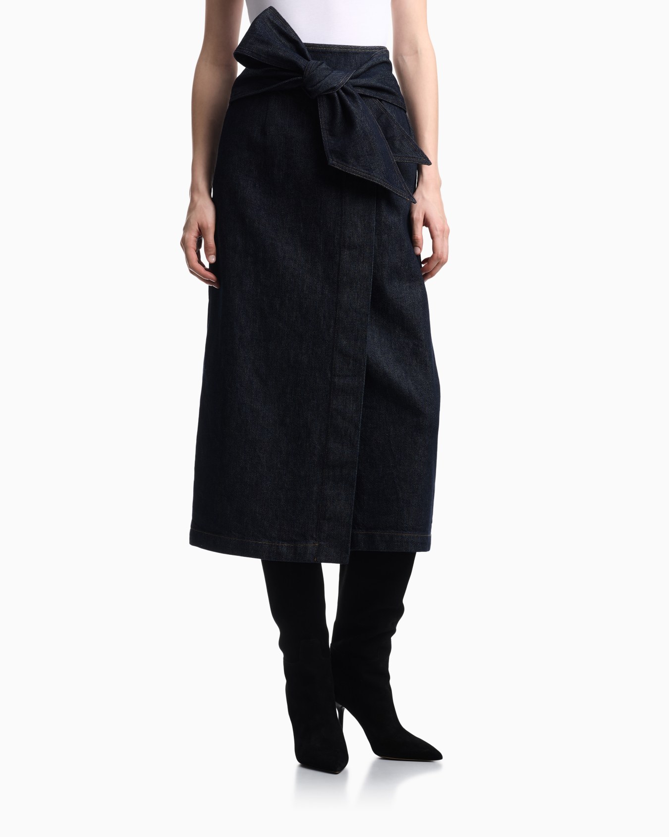Cotton denim skirt with a wide waistband and self-tie belt Slide 3