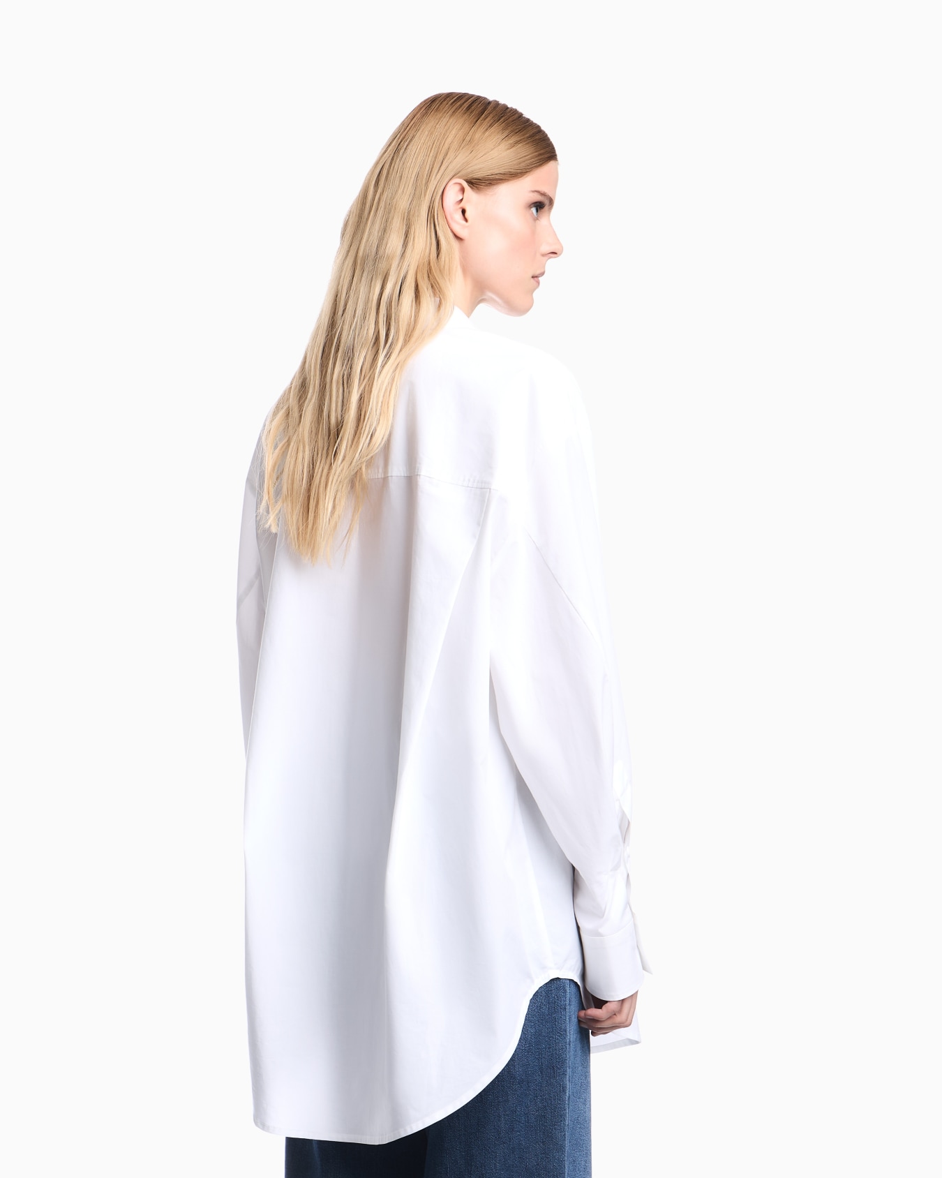 Cotton poplin shirt with a pointed collar and long sleeves Slide 5