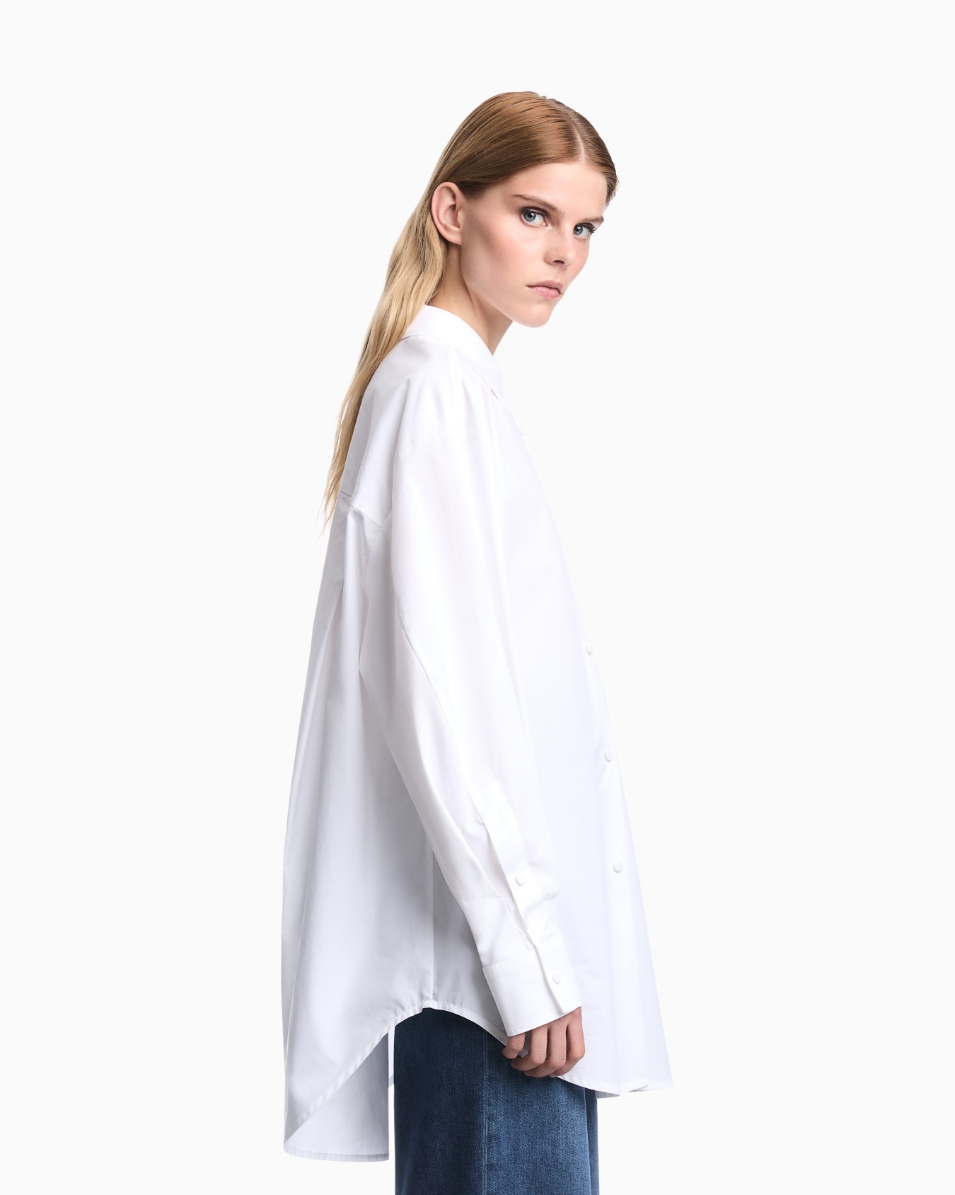Cotton poplin shirt with a pointed collar and long sleeves Slide 7
