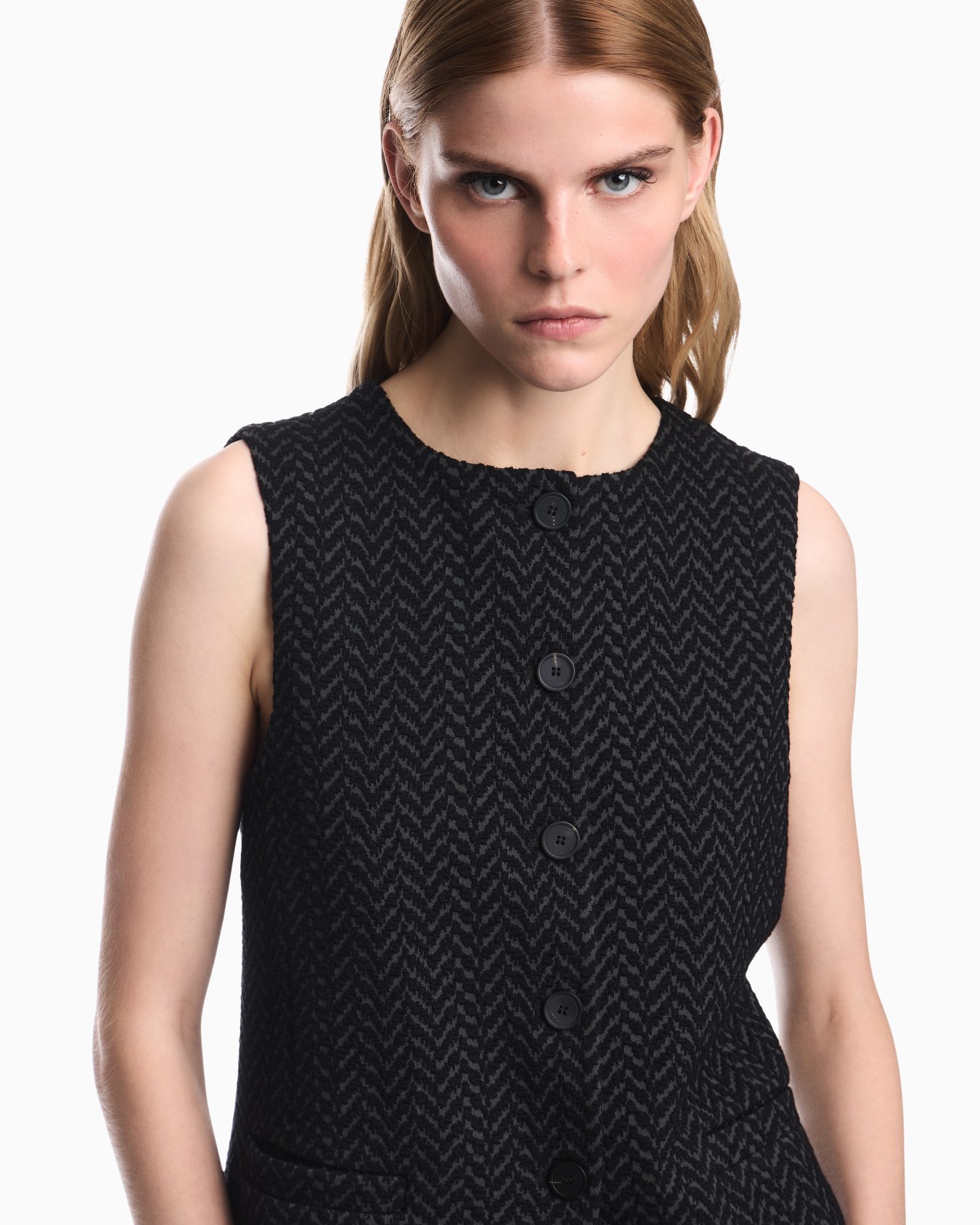Chevron jacquard jersey vest Signature Capsule Slide 6