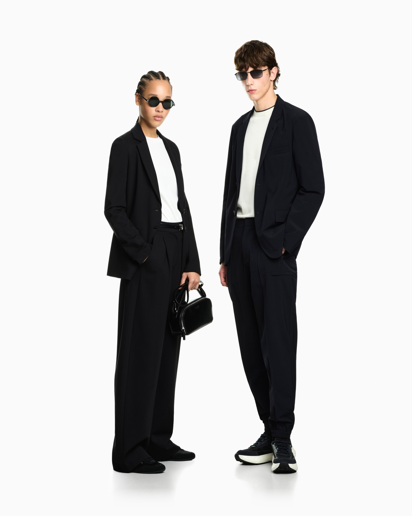 Trousers Travel Essential pleated wide-leg in viscose jersey Slide 1
