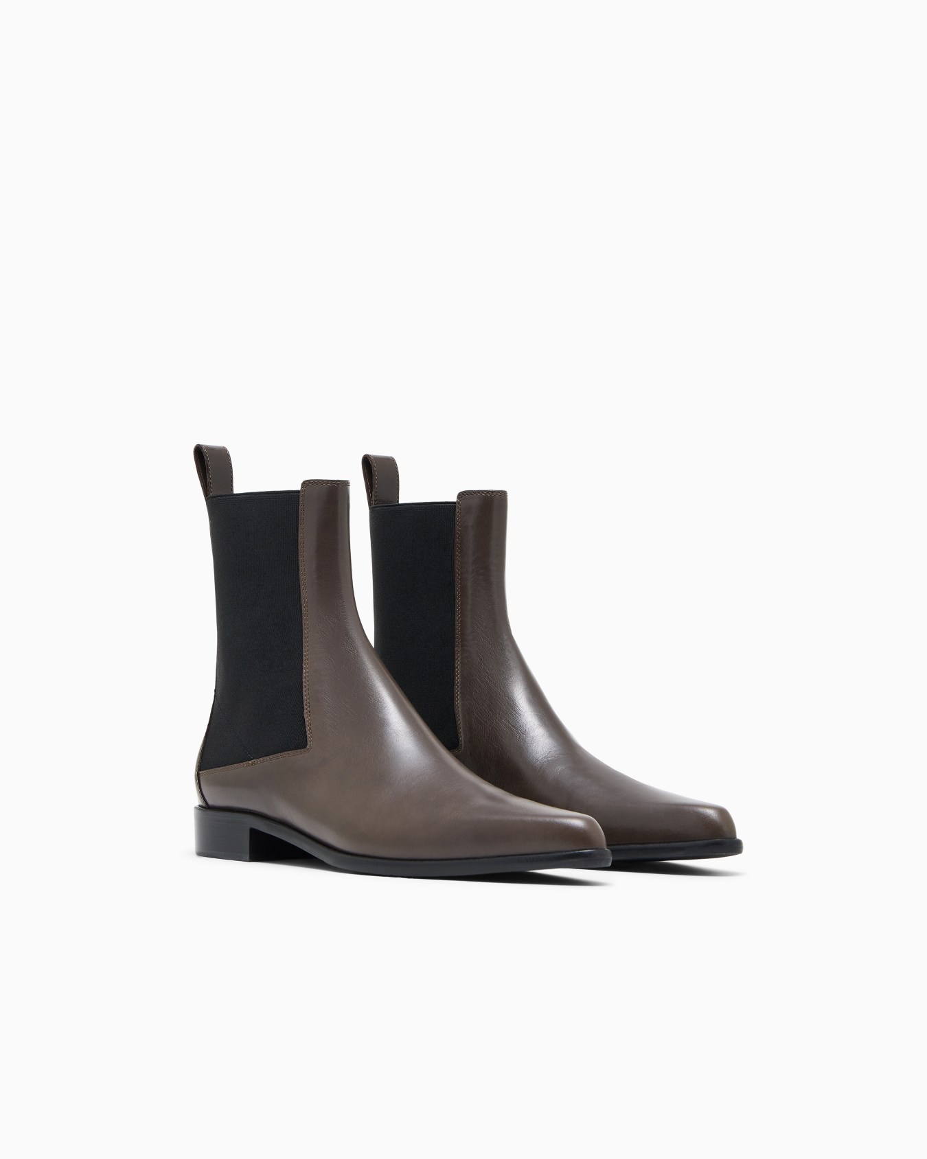 Smooth leather Chelsea boots with a low stacked heel Slide 1