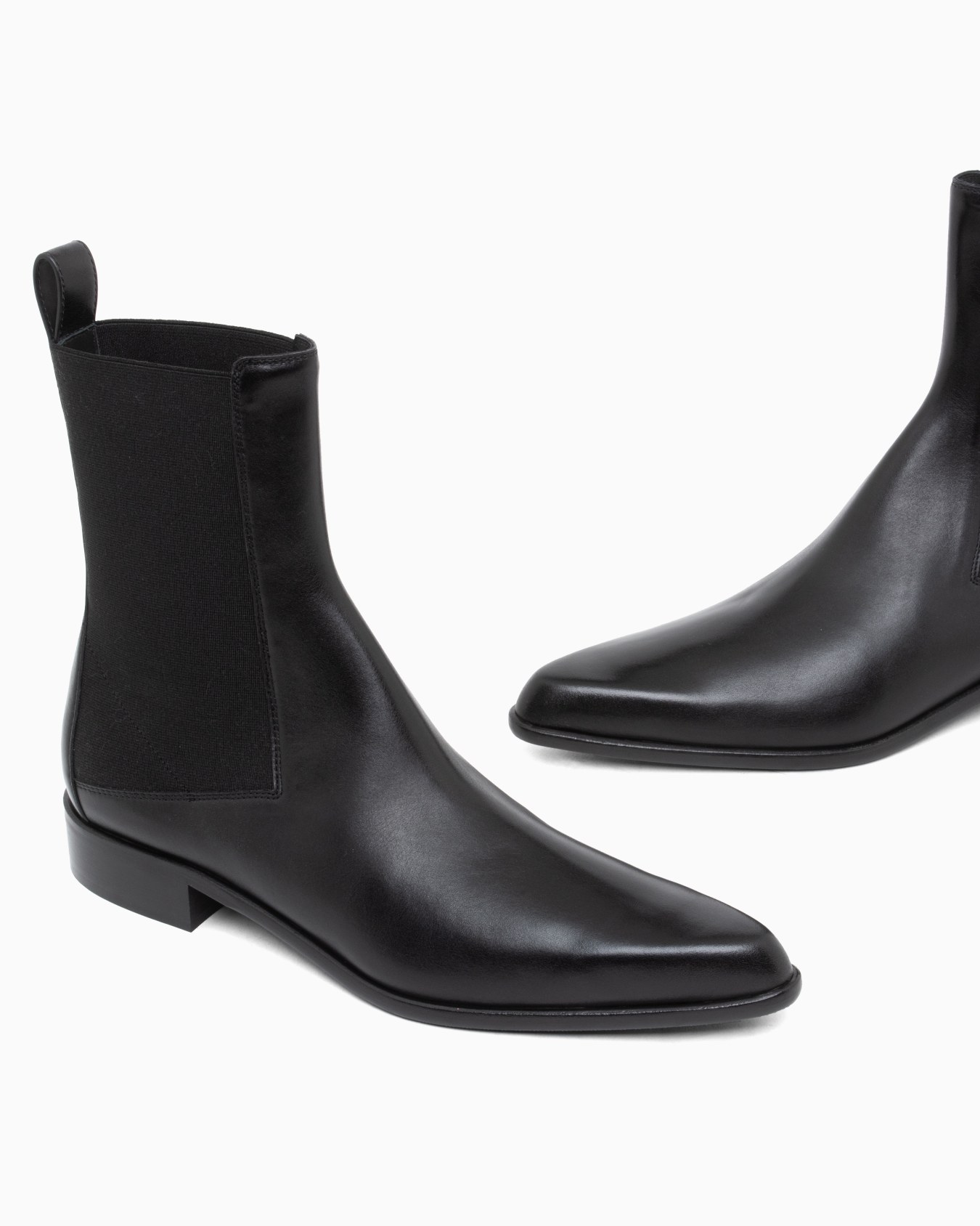 Smooth leather Chelsea boots with a low stacked heel Slide 3