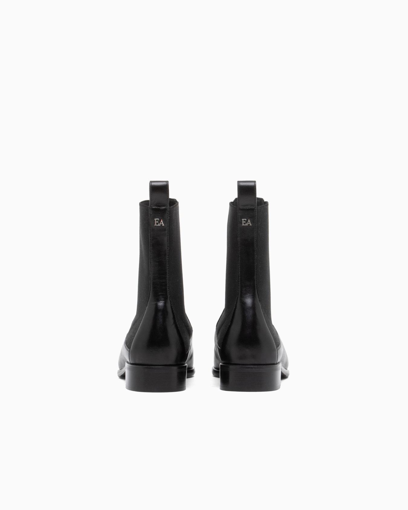 Smooth leather Chelsea boots with a low stacked heel Slide 2