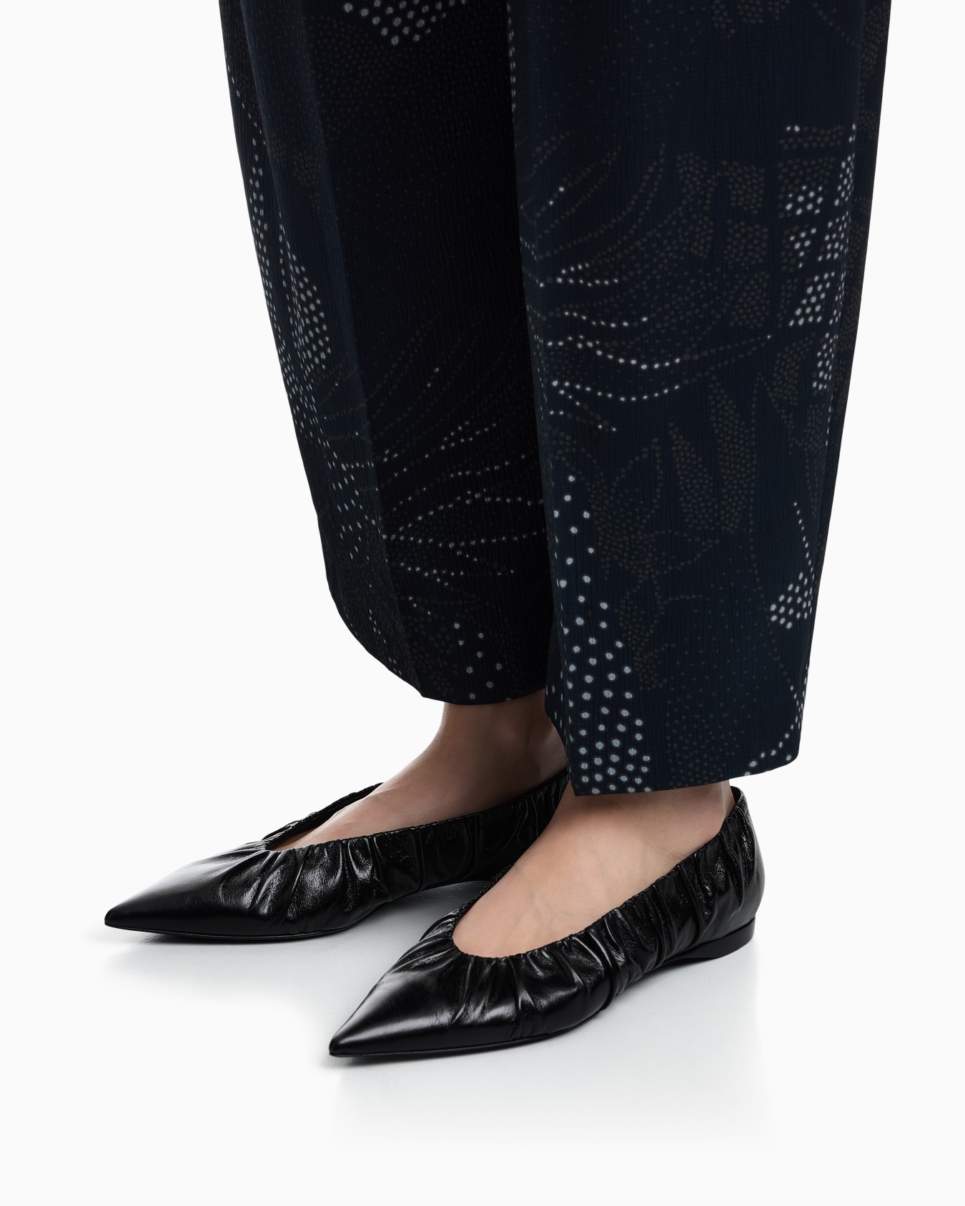 Ballet flats in glossy ruched leather with a pointed toe Slide 6