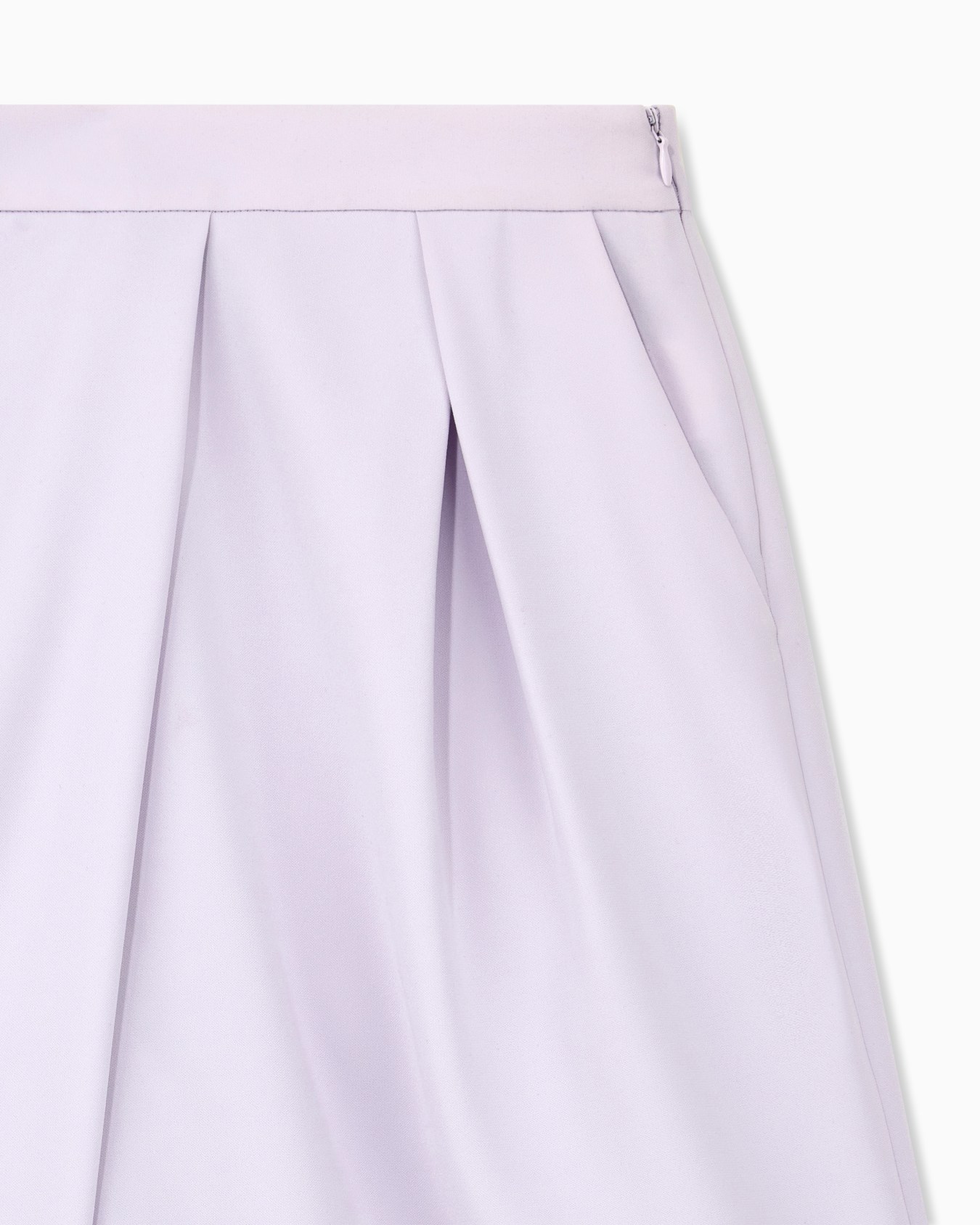 Bermudas de cady técnico con pinzas y cremallera lateral Diapositiva 3