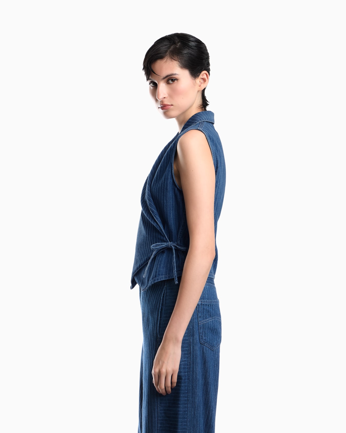 Pinstriped denim wrap waistcoat with lapels and a side tie Slide 7