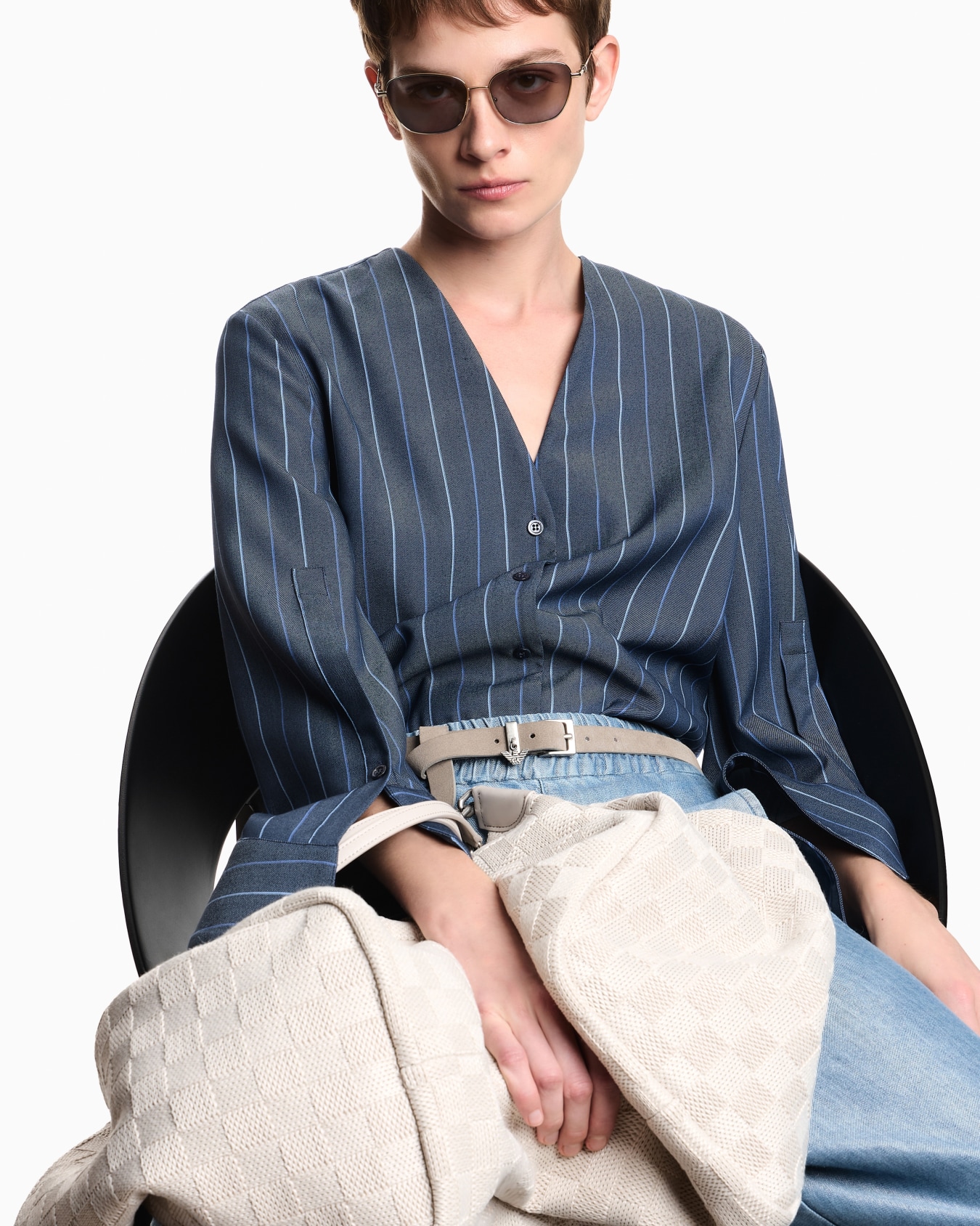 Long-sleeved V-neck shirt in striped jacquard denim Slide 2