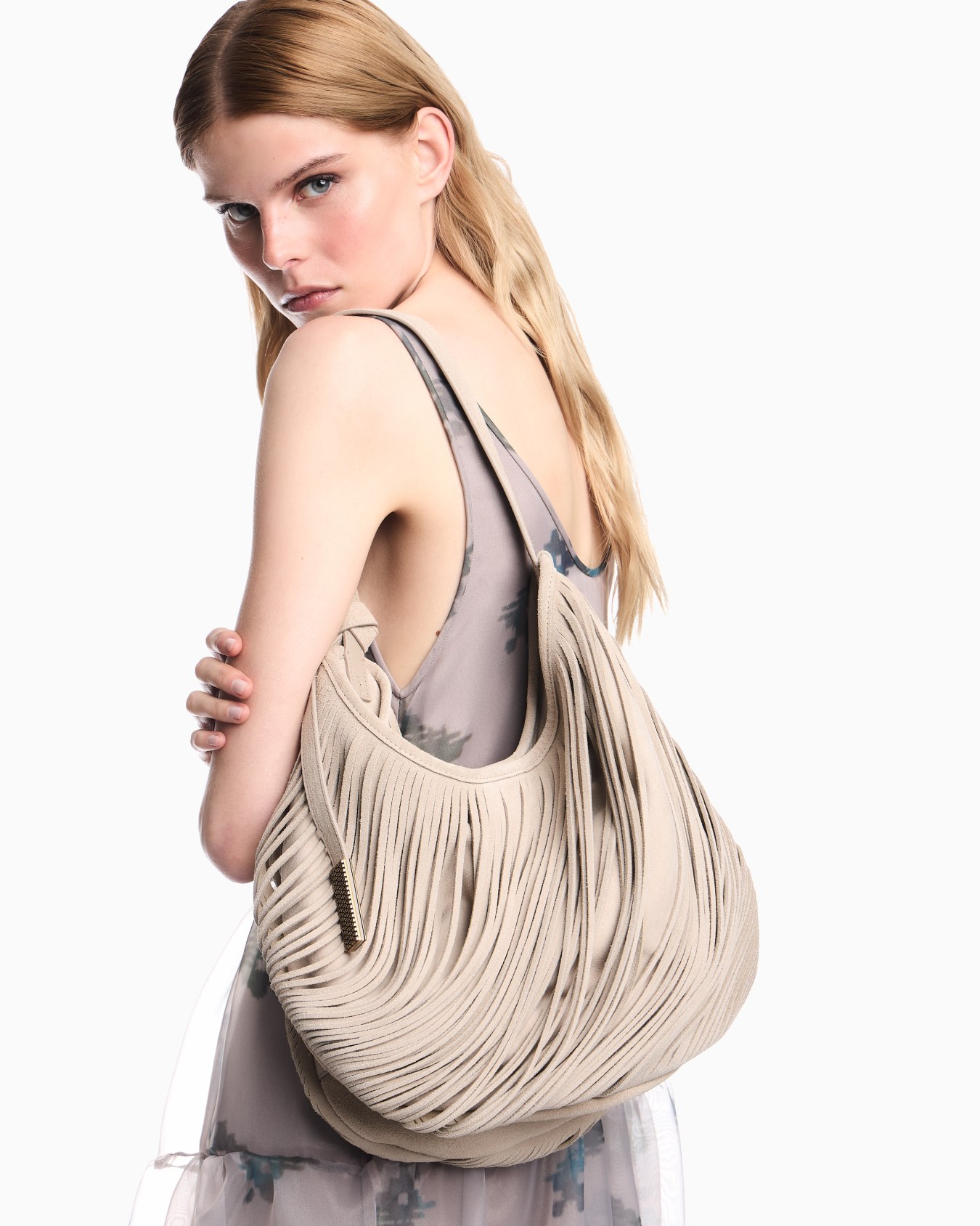 Oversized shoulder bag in laser-cut crust leather Slide 6